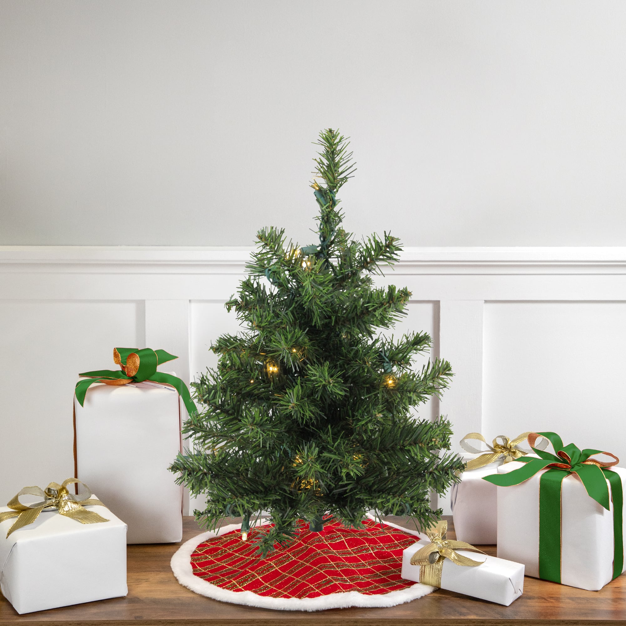 18" Pre-Lit Canadian Pine Artificial Christmas Tree, Clear LED Lights