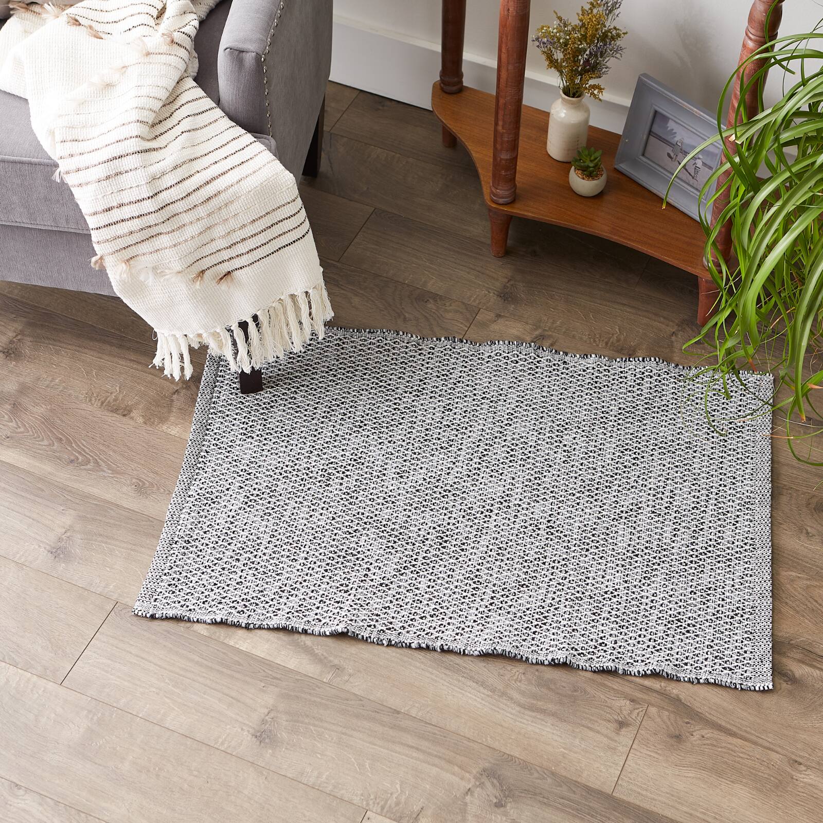 DII® Diamond Handwoven Recycled Yarn Rug