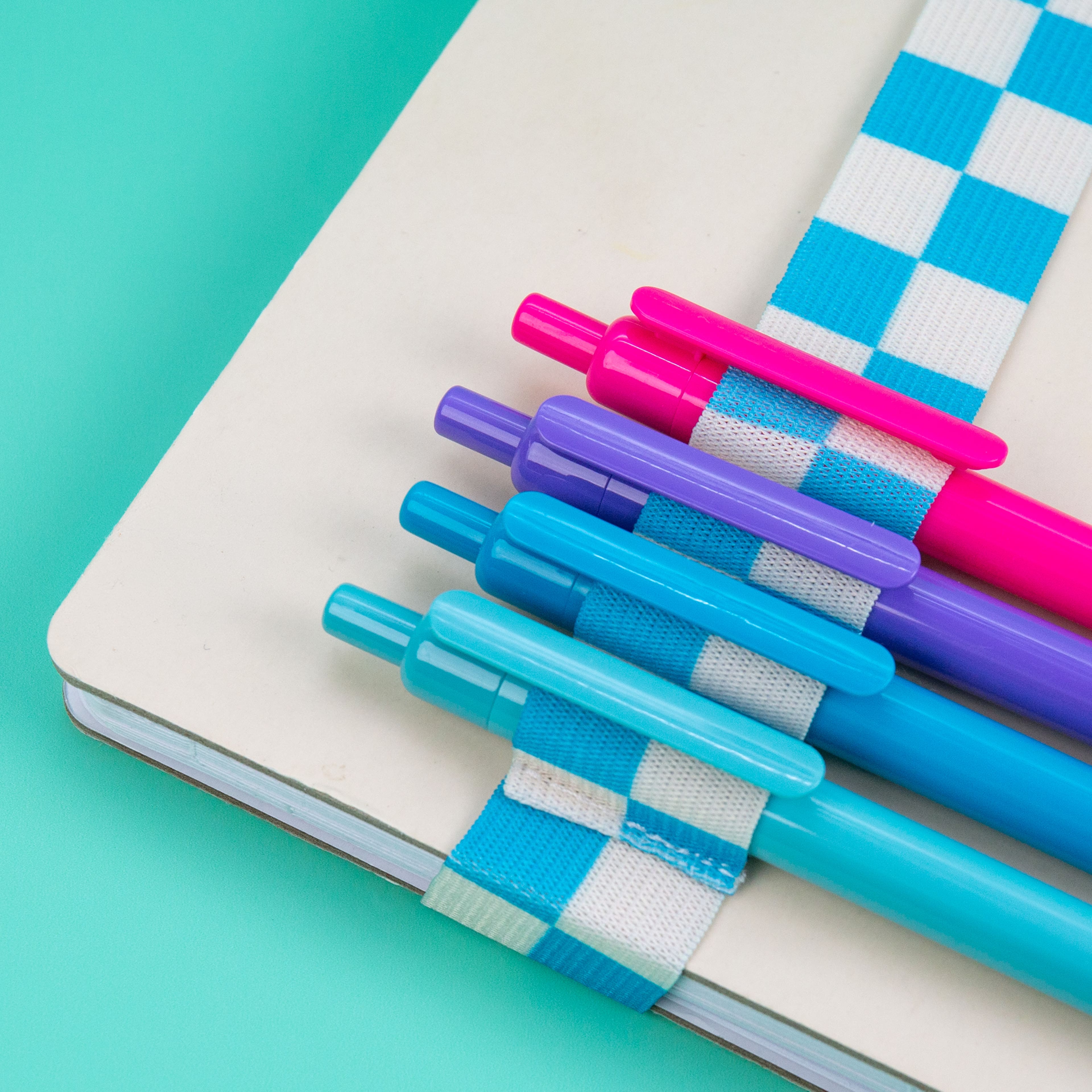 7.5" Teal & White Checkered Elastic Page Holder