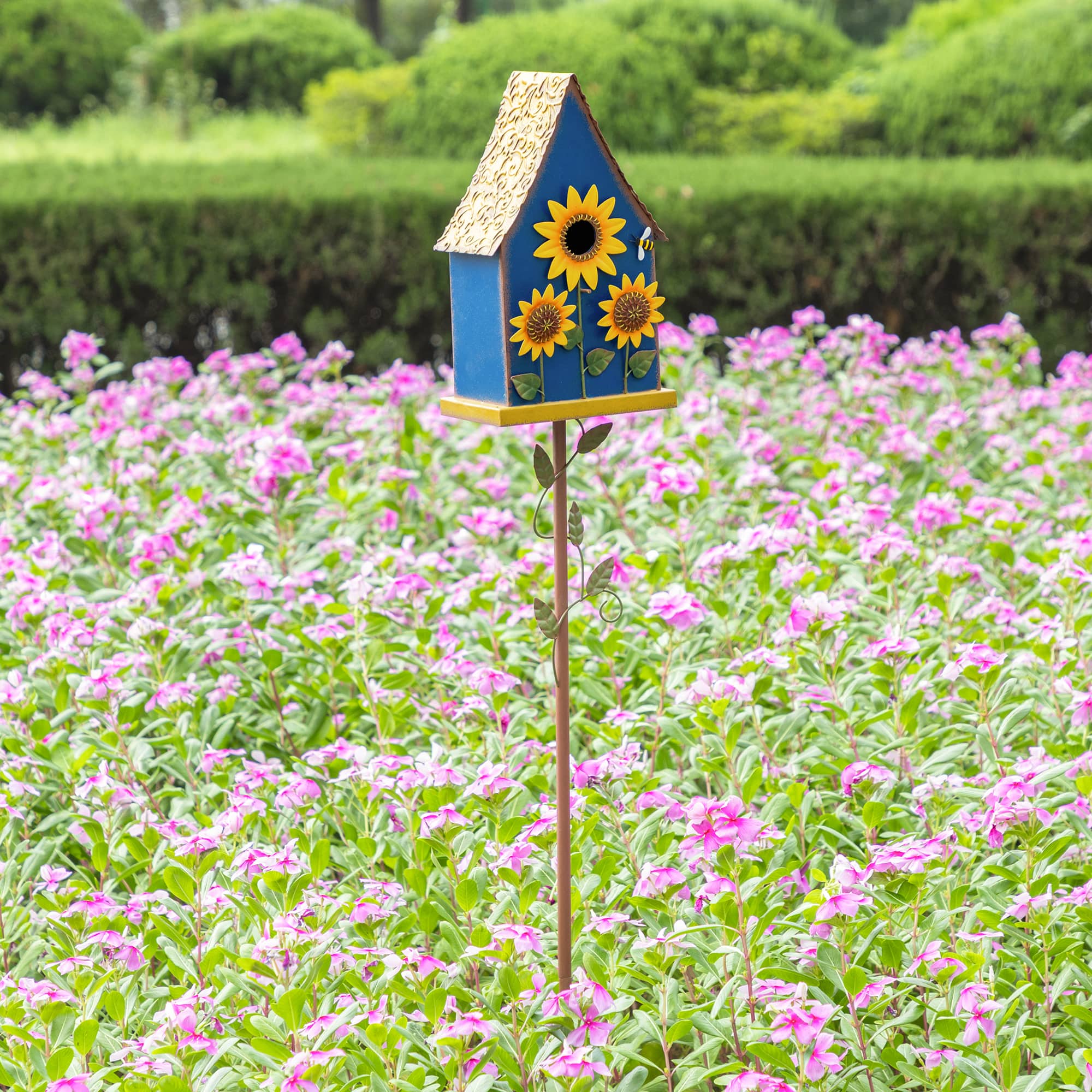 Glitzhome® 52.5" Blue Metal Sunflower Decorative Garden Birdhouse with Stake