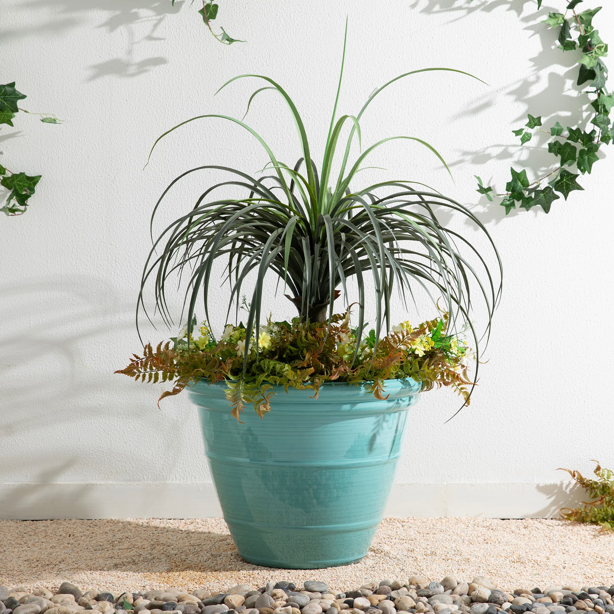 Glitzhome® Round Faux Ceramic Pot Plastic Planter Set