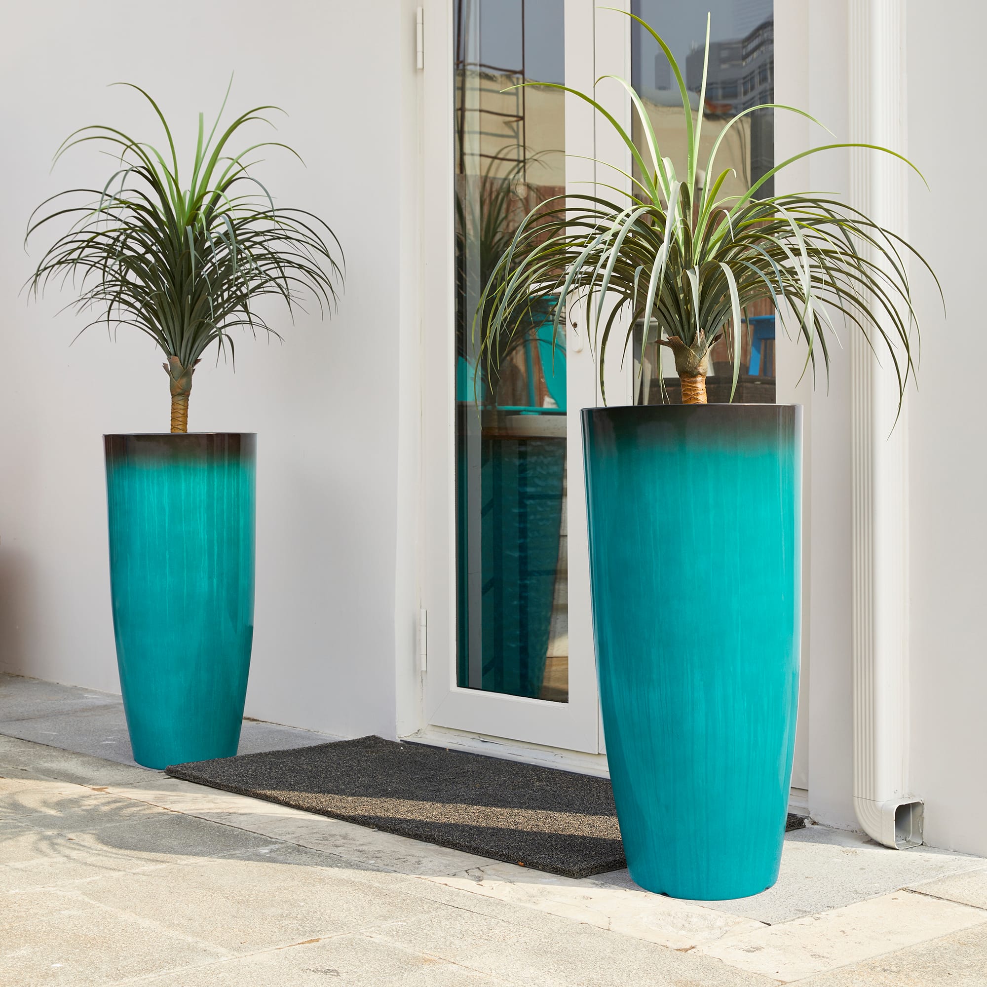 Glitzhome® Oversized Gradient Faux Ceramic Tall Plastic Planters, 2ct.