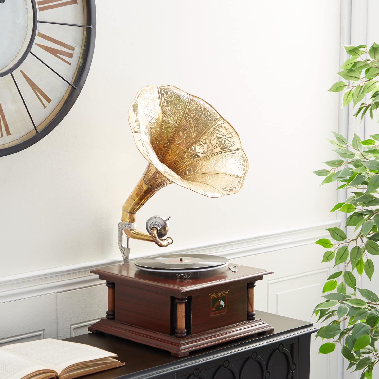 Brown Wood and Metal Vintage Gramophone, 28" x 18" x 16"