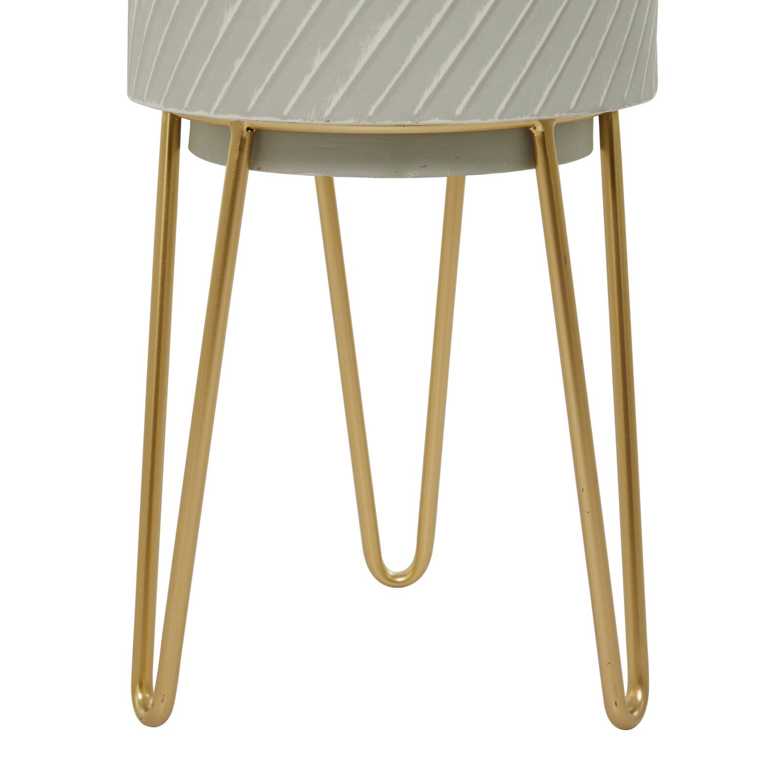 White Metal Modern Planter Set