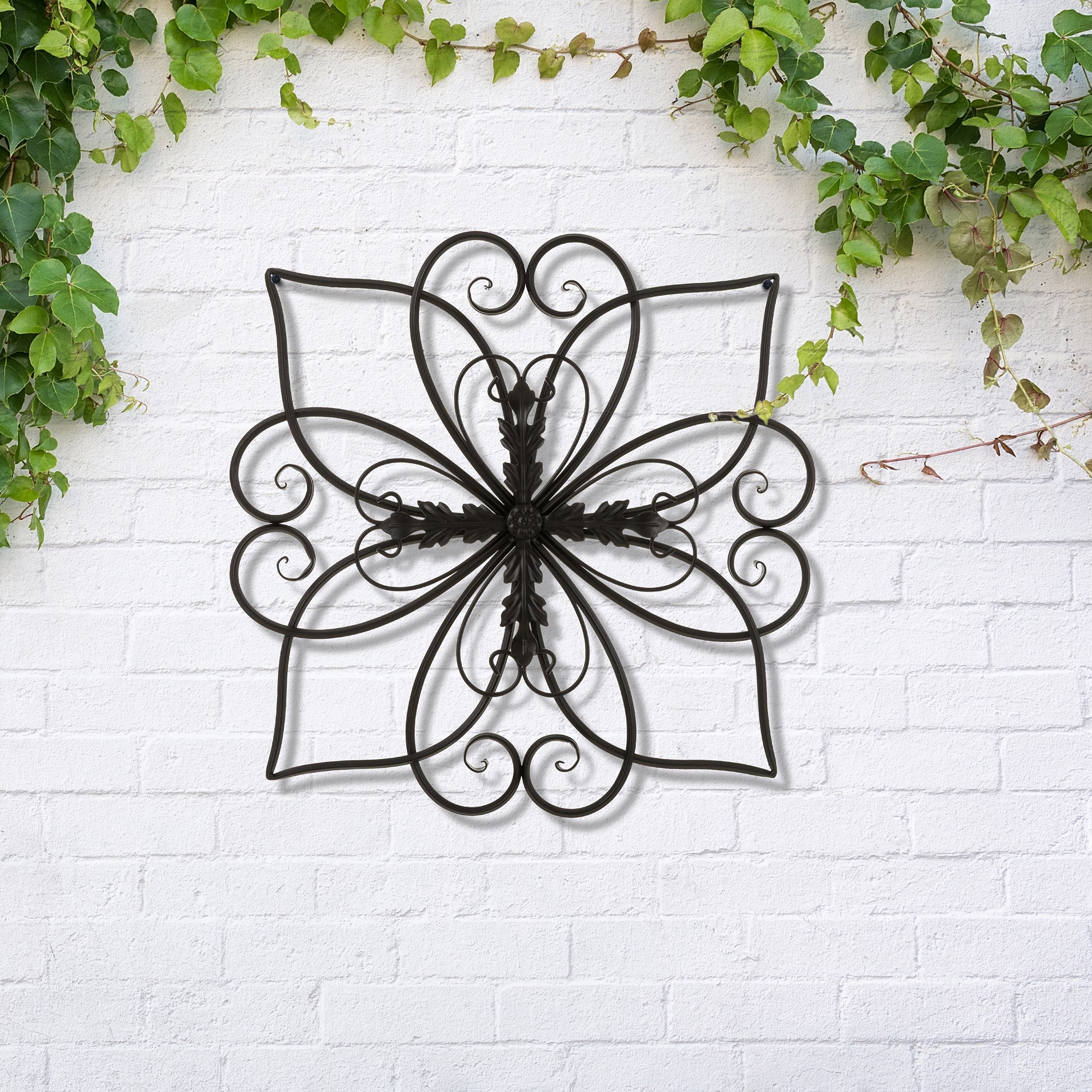 Glitzhome® 20" Traditional Heart and Petal Iron Scroll Outdoor Wall Decor