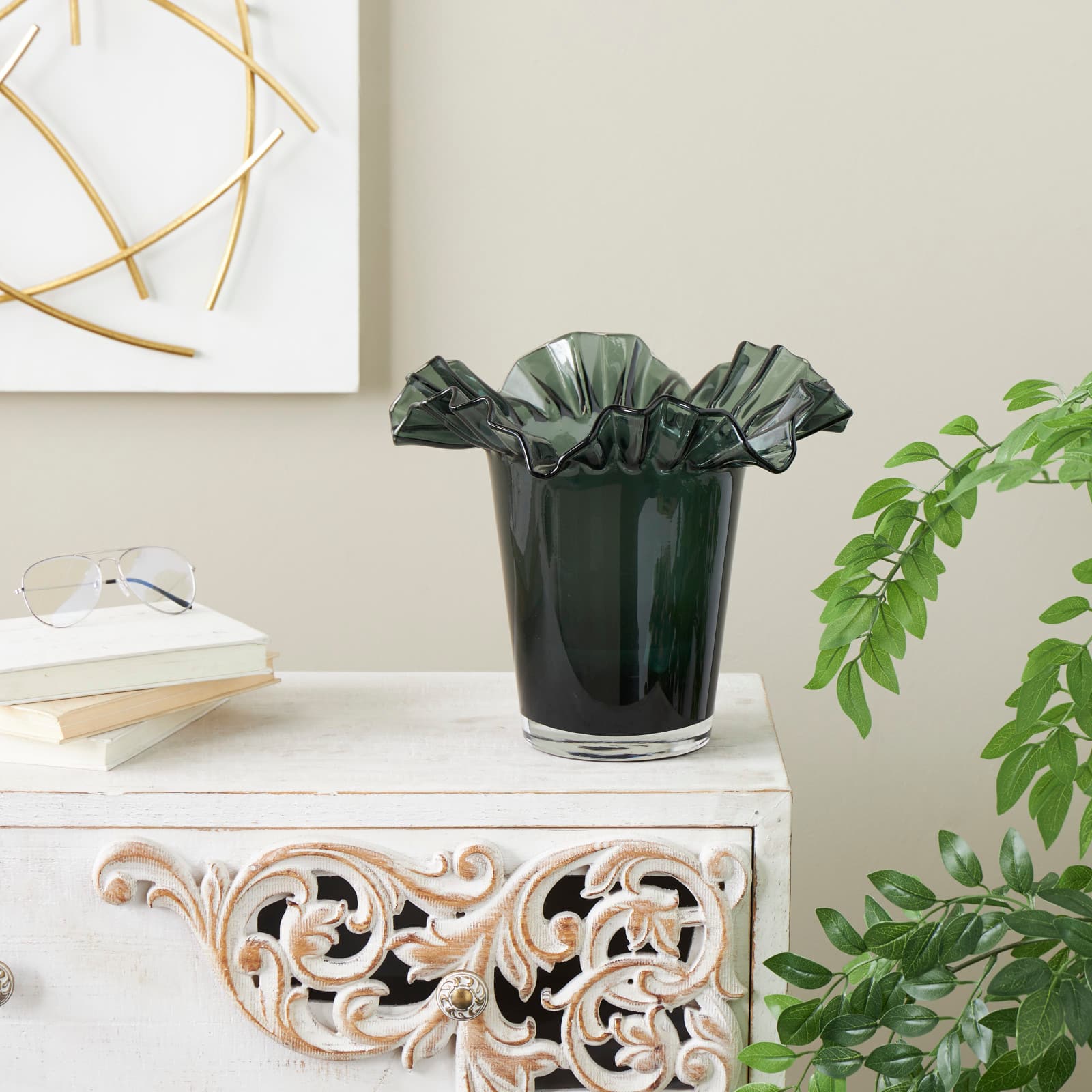 Green Glass Floral Tulip Inspired Ombre Vase with Wavy Opening