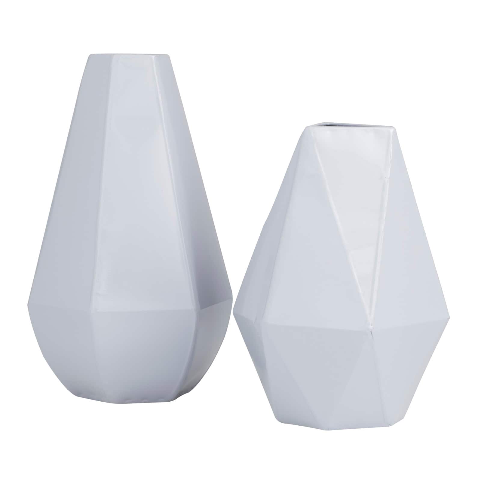 CosmoLiving by Cosmopolitan Iron Contemporary Vase