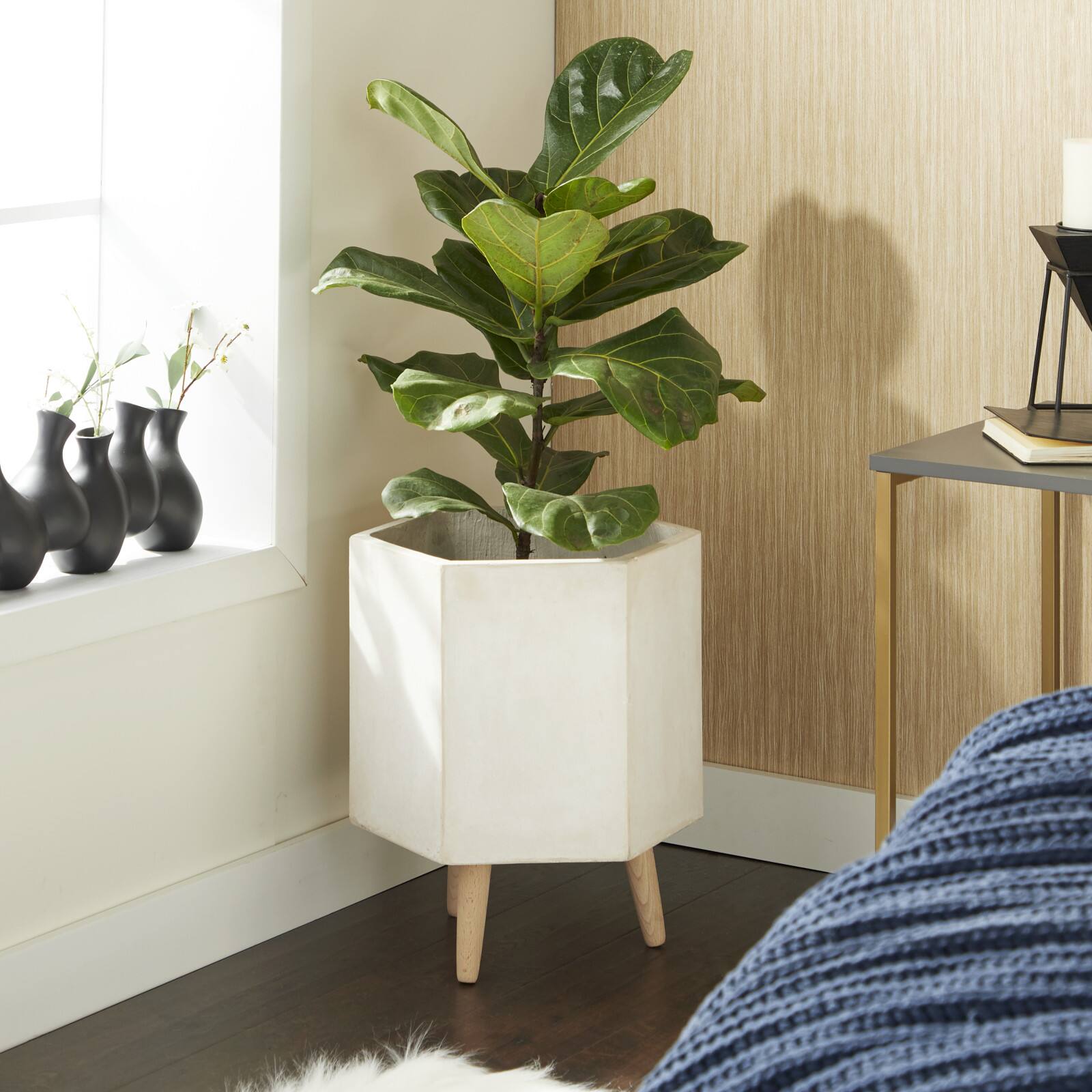 CosmoLiving by Cosmopolitan White Polystone Contemporary Planter Set