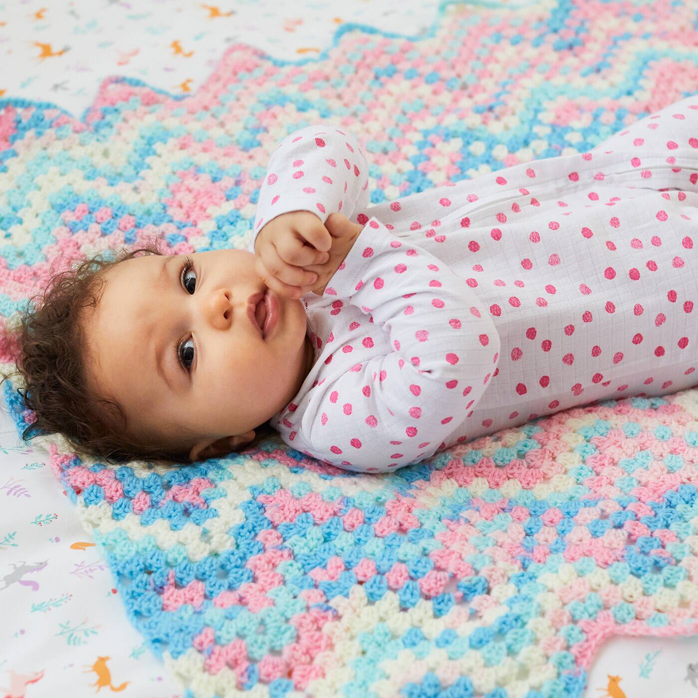Another baby blanket for my soon to come little one! Lion brand ice cream  in blue moon. : r/crochet