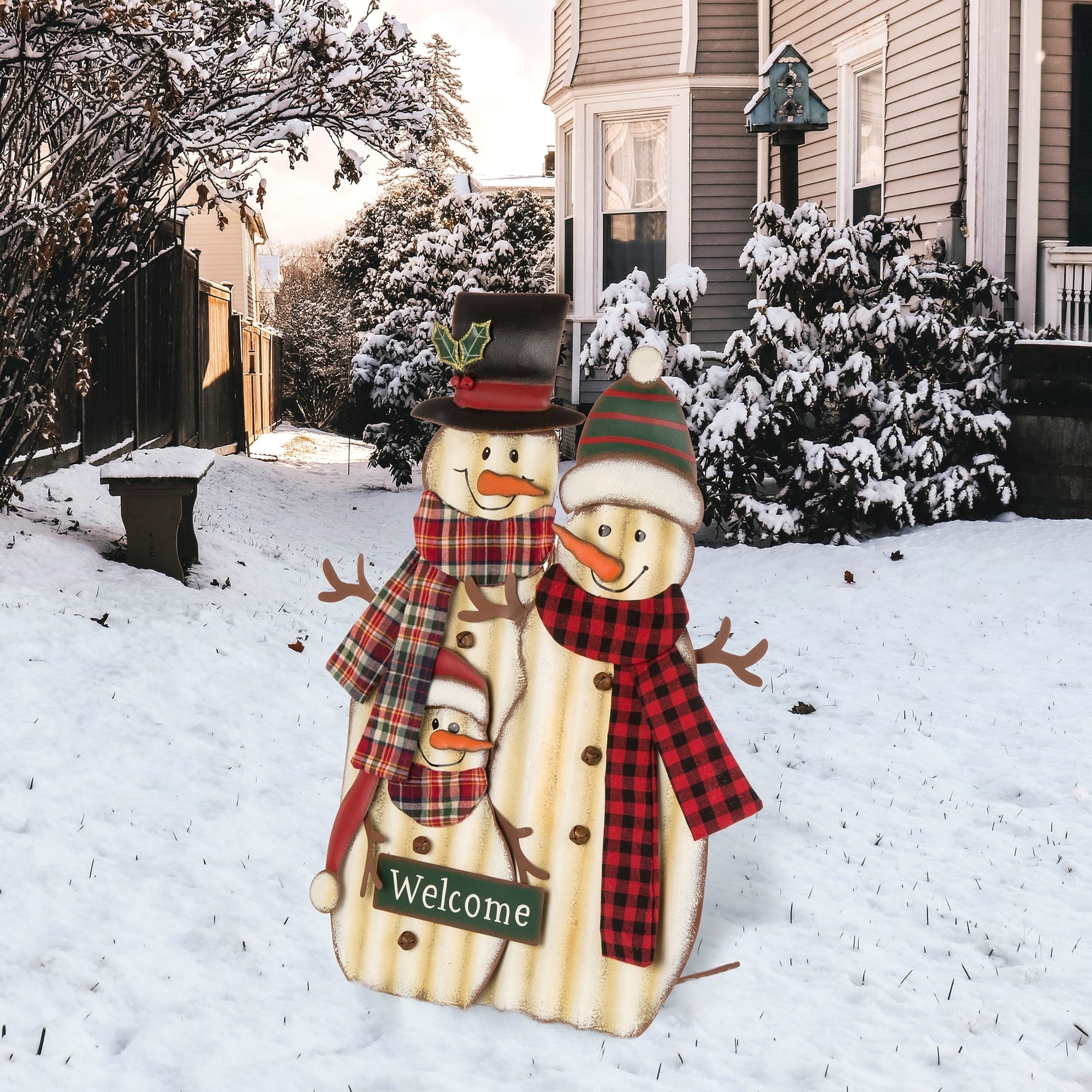 Glitzhome&#xAE; 30&#x22; Metal Christmas Snowman Family Yard Stake