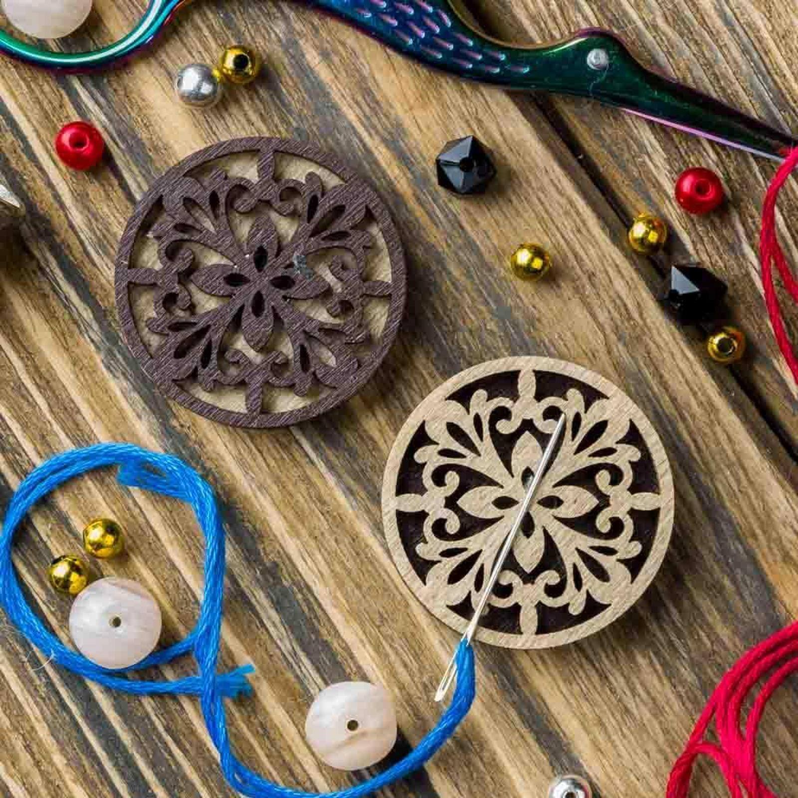 Wonderland Crafts Double-Sided Magnetic Needle Holder