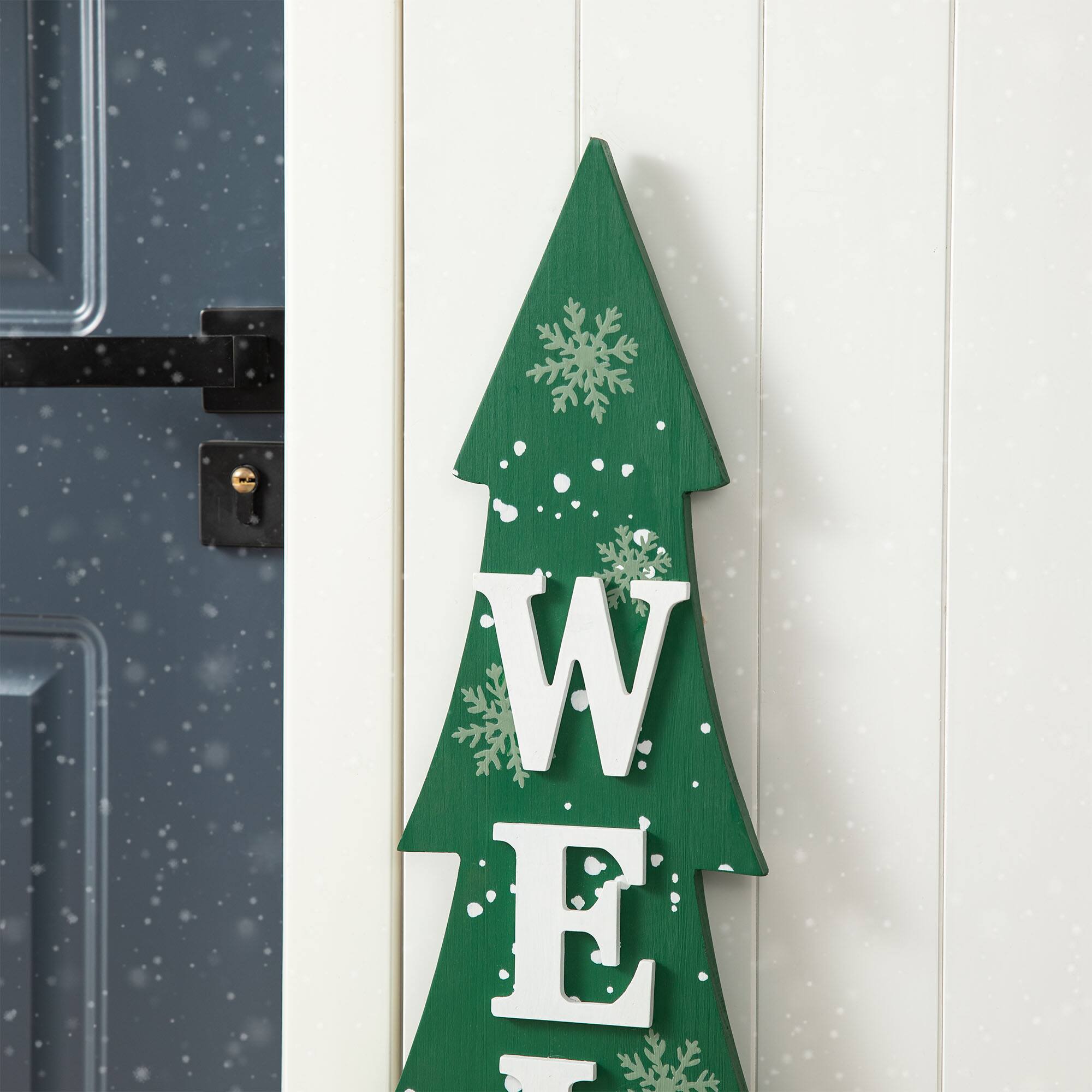 Glitzhome&#xAE; 3.5ft. Wooden Welcome Christmas Tree Porch Sign