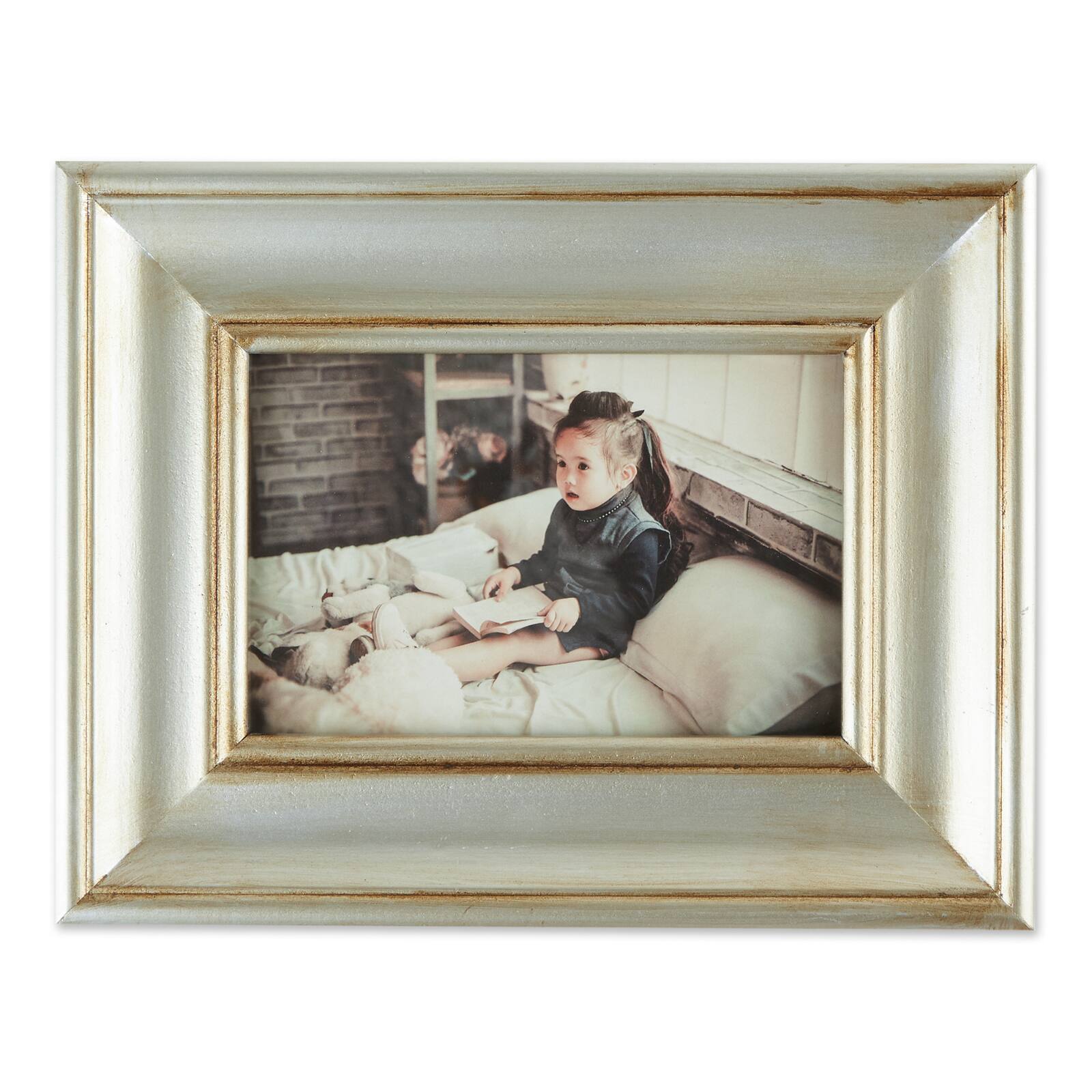 DII® Antique Silver Rub 4" x 6" Farmhouse Picture Frame