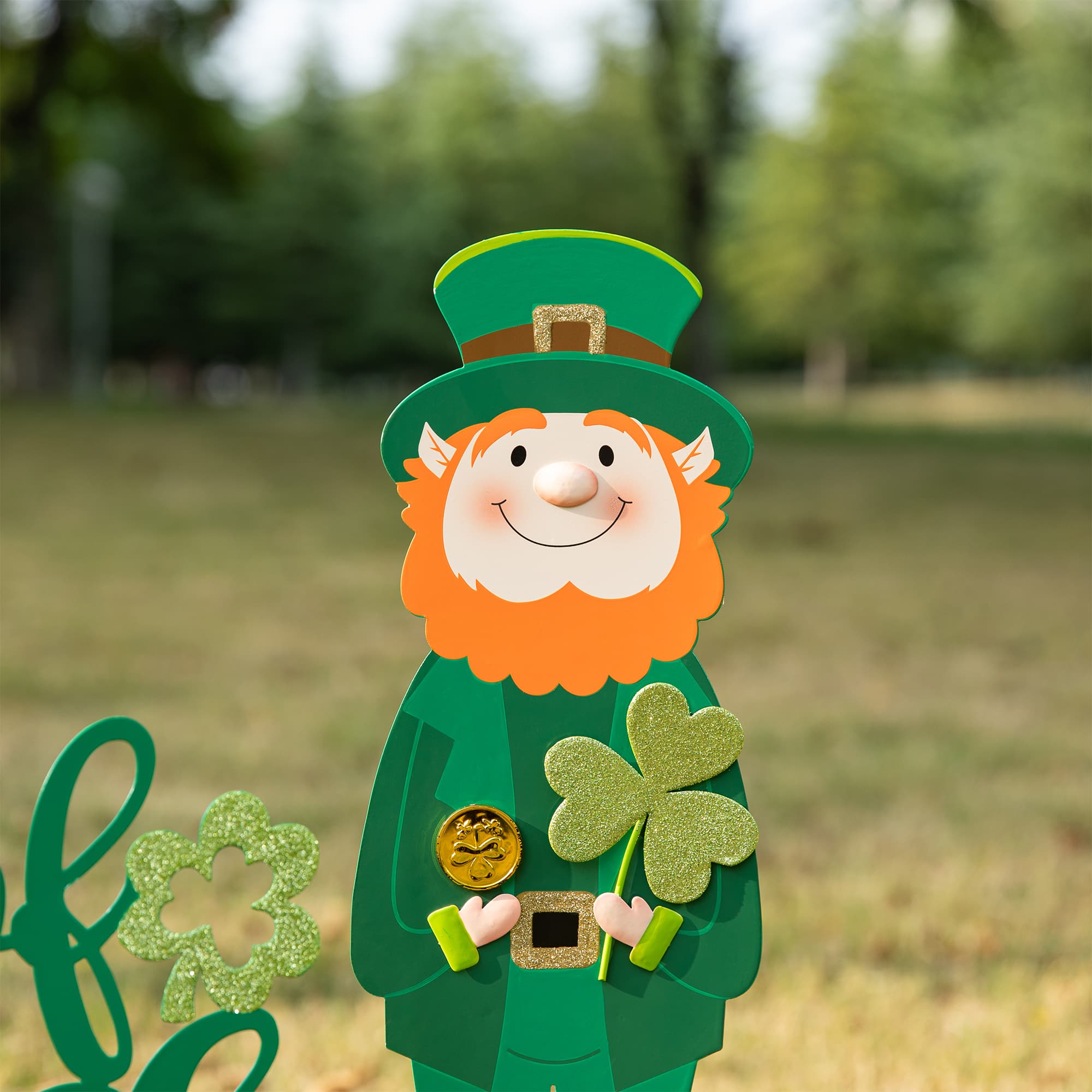 Glitzhome&#xAE; 26&#x22; St. Patrick&#x27;s Metal Leprechaun &#x26; Luck of the Irish Yard Stake Set