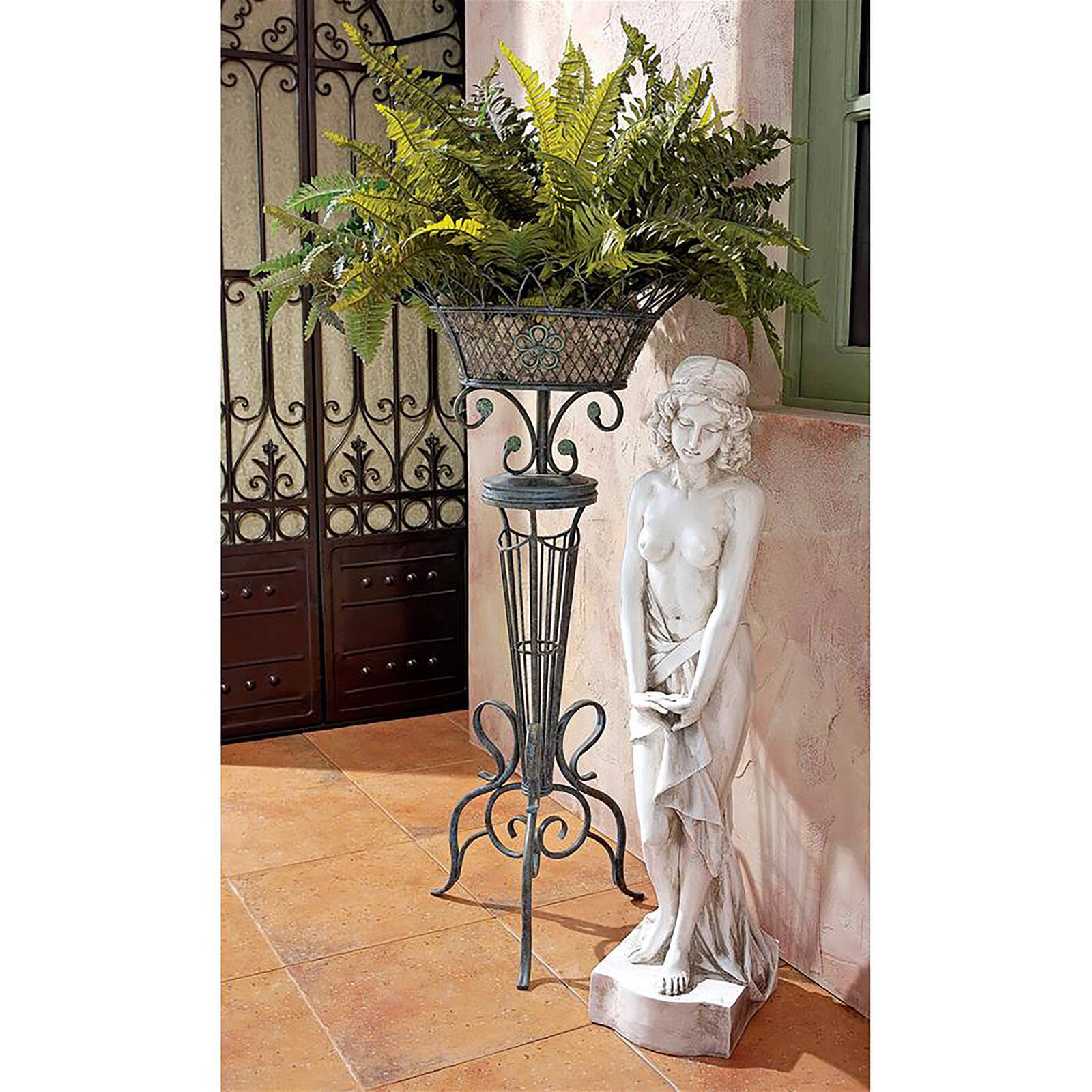 Design Toscano 37.5" Victorian Basketweave Metal Fern Planter