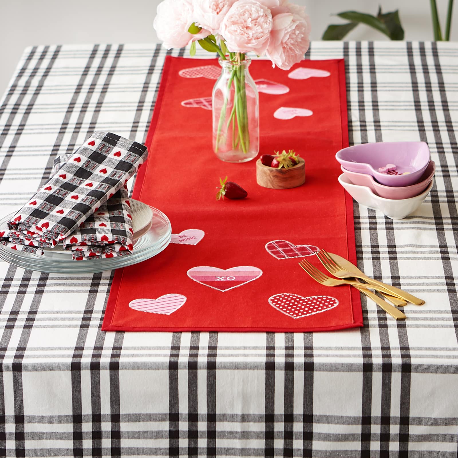 DII&#xAE; 54&#x22; Hearts Embellished Table Runner