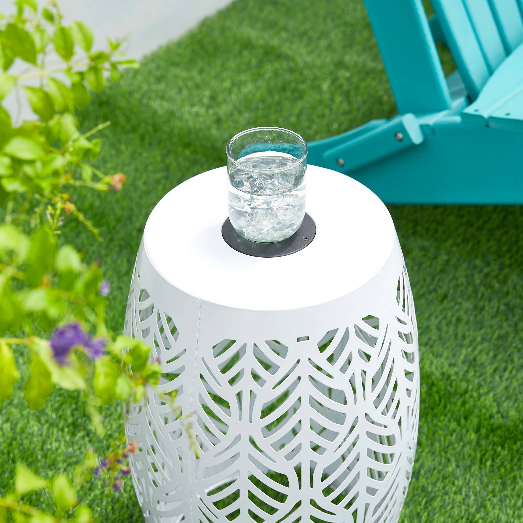 Glitzhome&#xAE; 18.25&#x22; Multifunctional Solar Powdered Iron Leaf Cutout Garden Stool