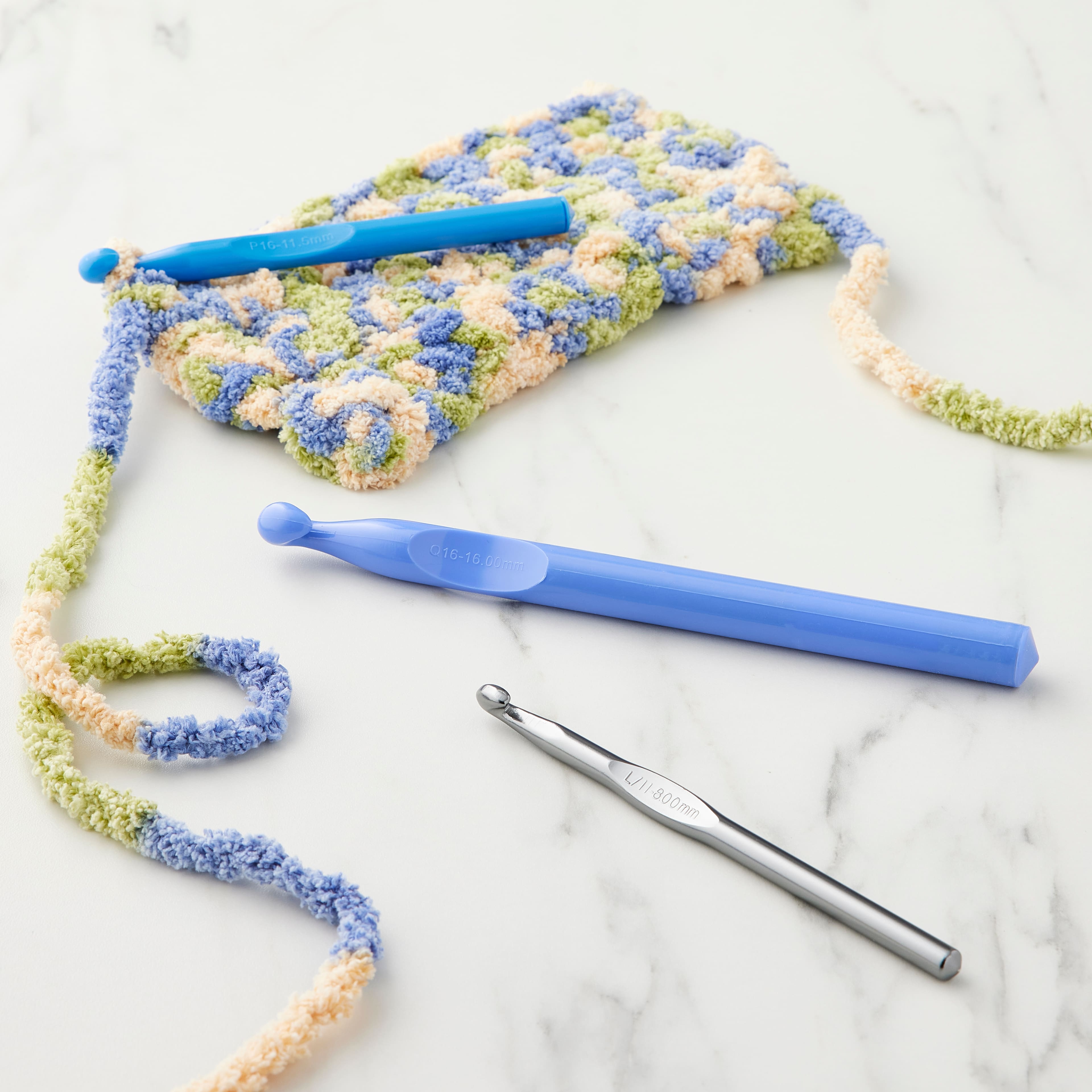 Loops & Threads 8-11.5mm Plastic Crochet Hook Set - Each