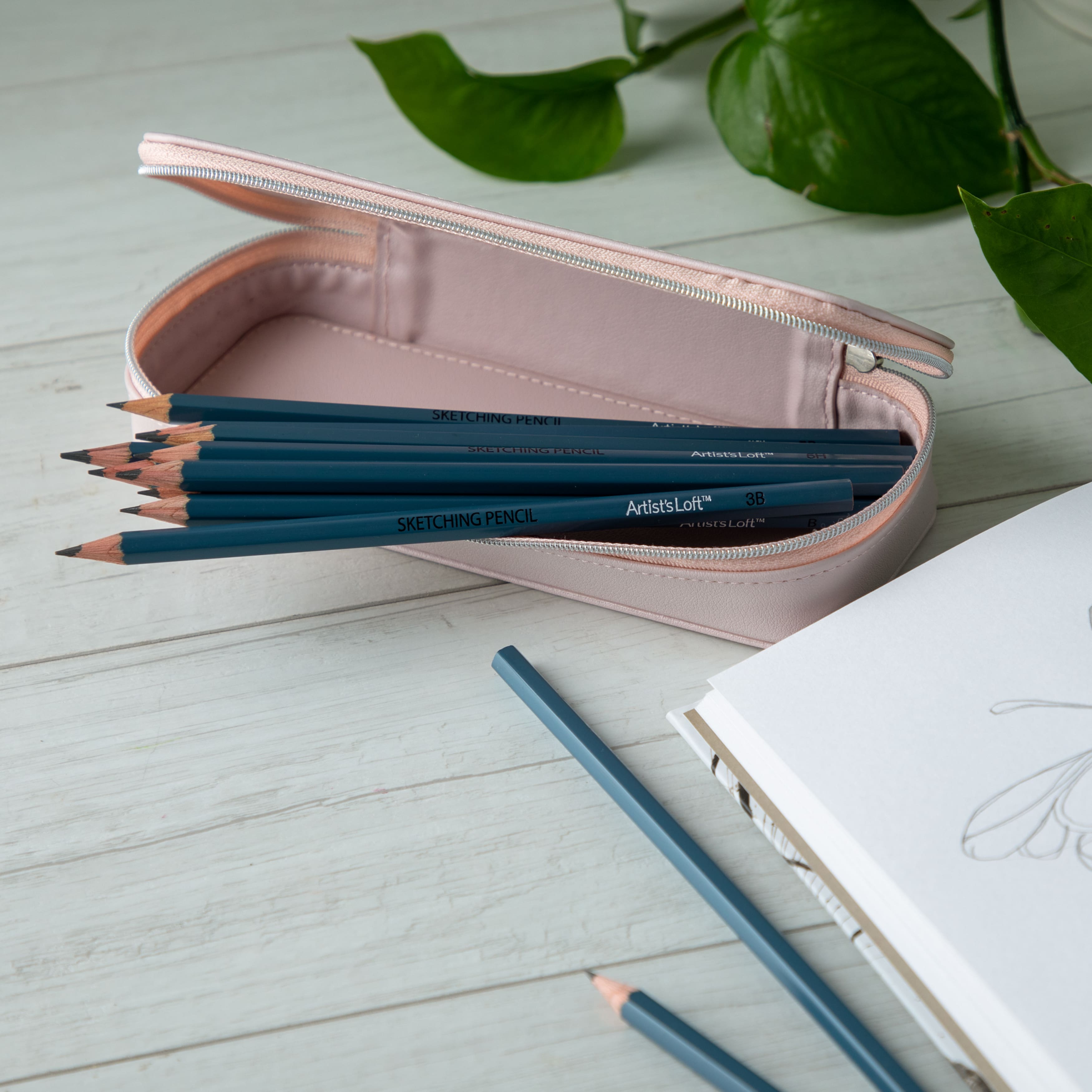 Graphite Sketching Pencil Set by Artist's Loft™ 