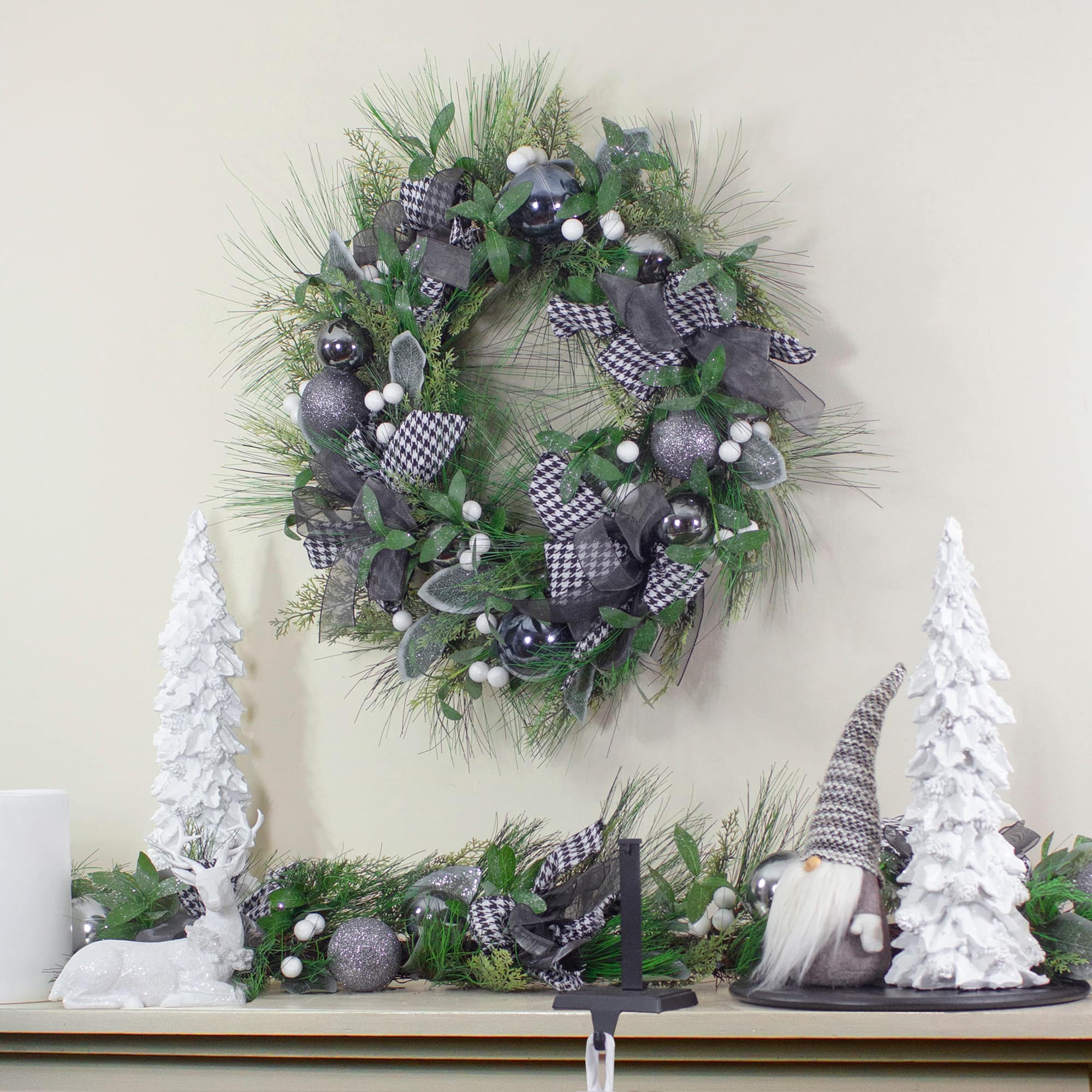 24" Houndstooth & White Berries Artificial Christmas Wreath