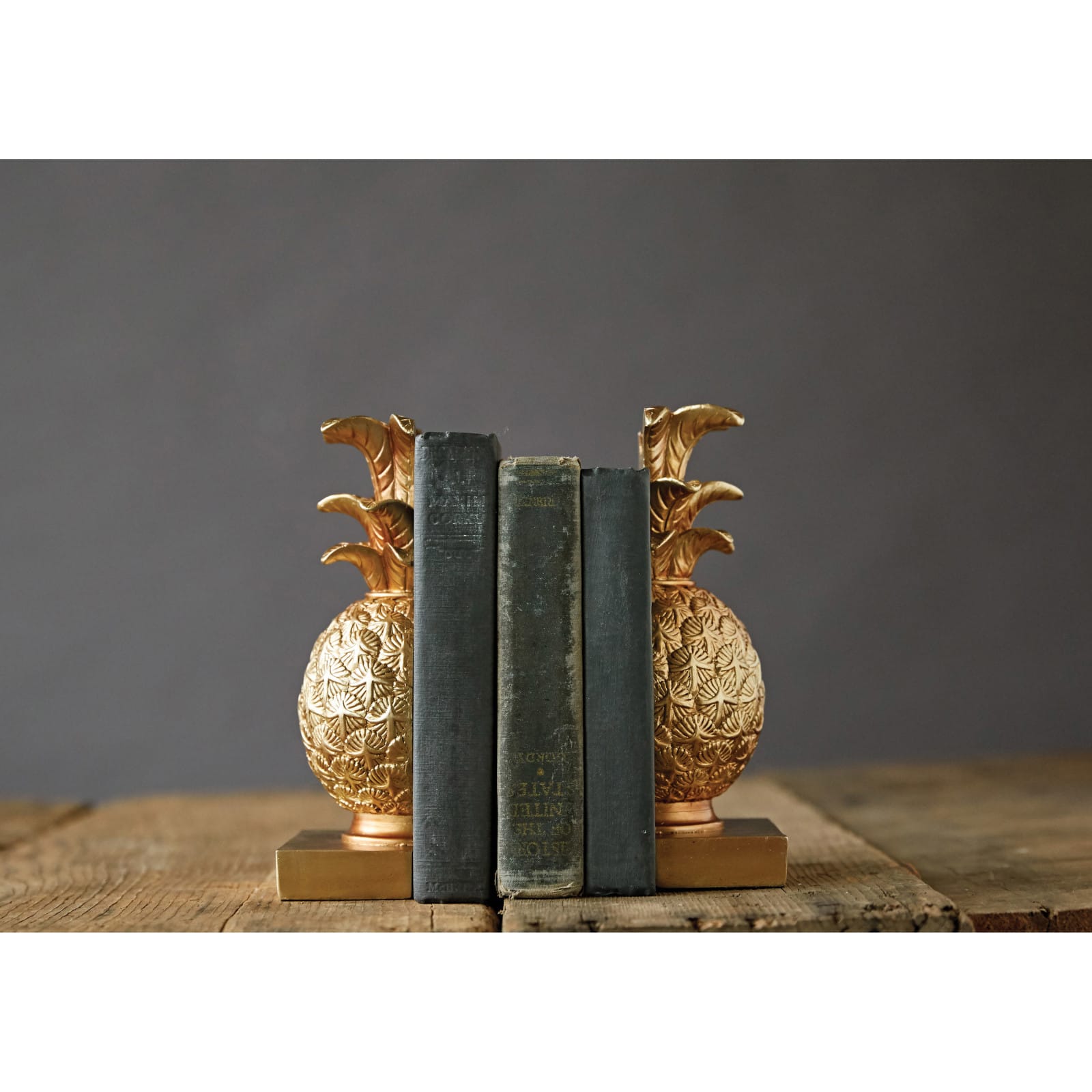 9&#x22; Pineapple Shaped Gold Bookend Set