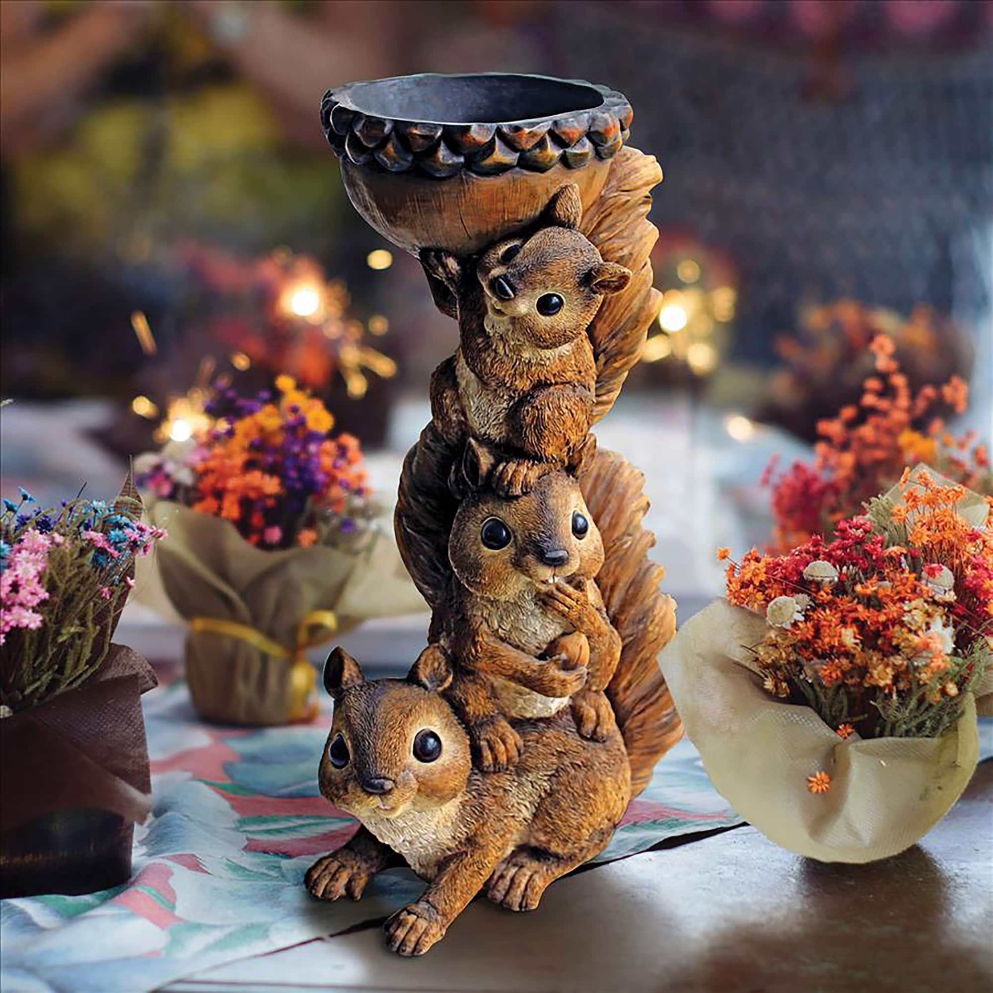 Design Toscano 15&#x22; Three&#x27;s a Crowd Stacked Squirrel Statue