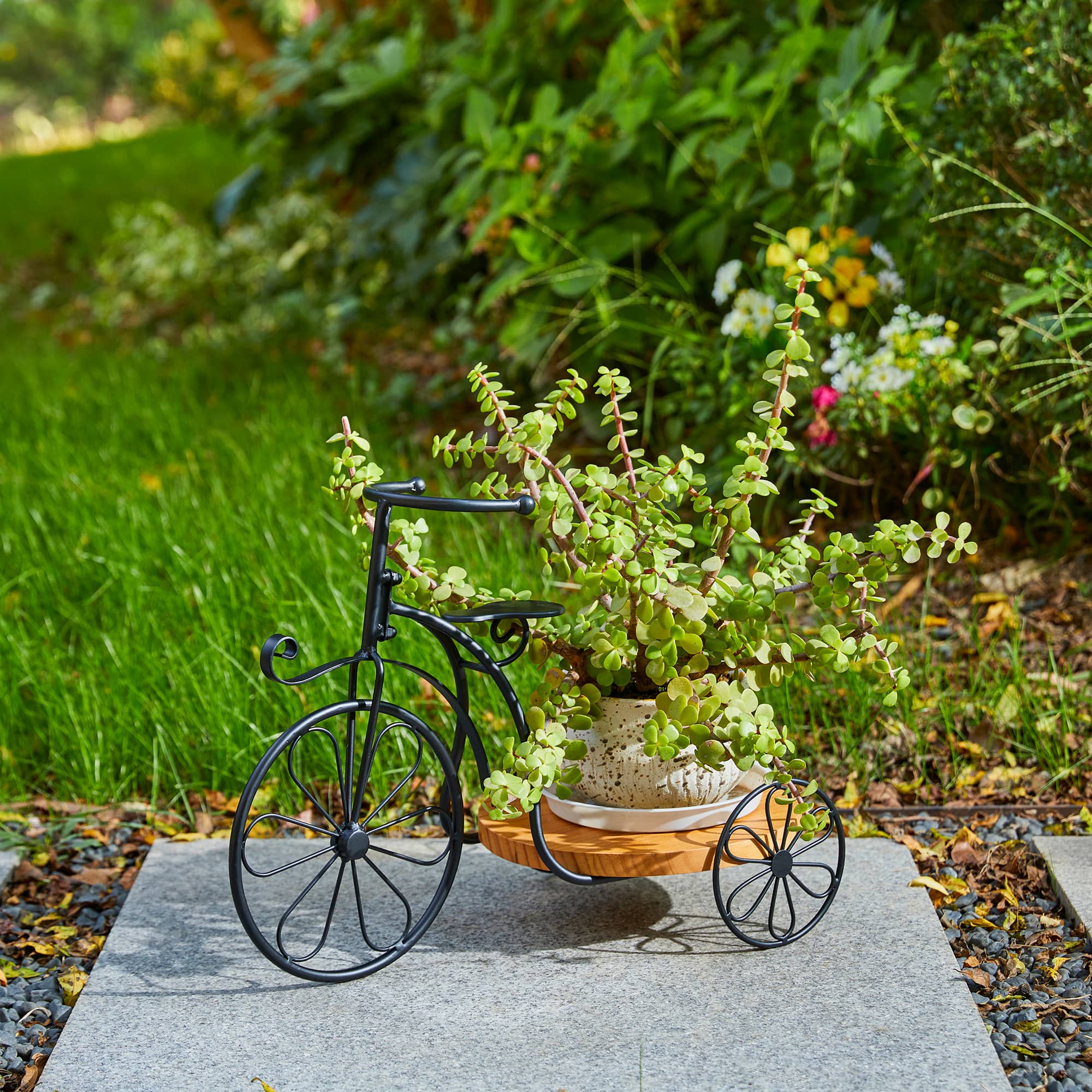 Glitzhome&#xAE; 18&#x22; Black Metal Tricycle Planter Stand with Solid Wood Tray