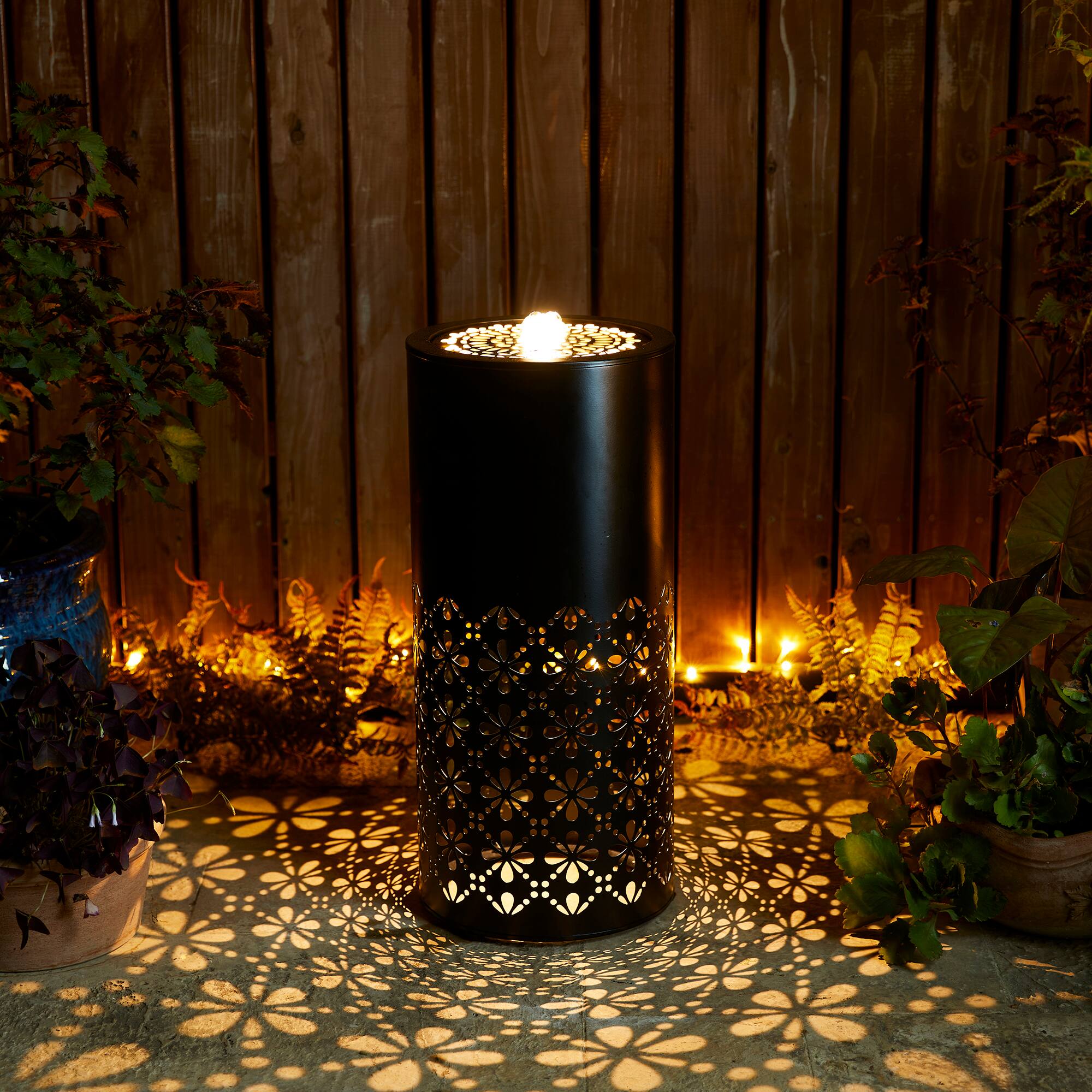 Glitzhome® 23.5" Metal LED Cutout Pattern Outdoor Fountain