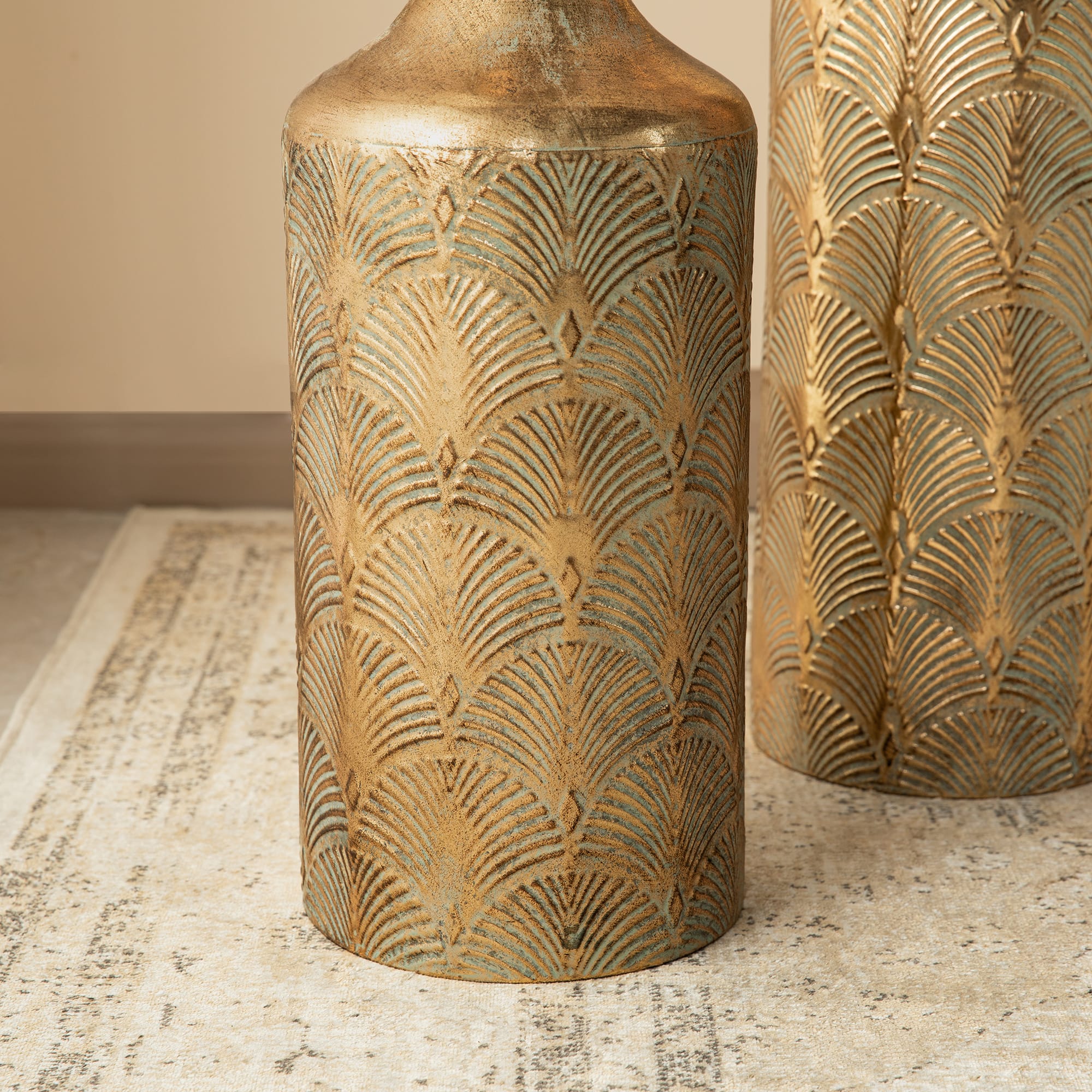 Glitzhome&#xAE; Antique Gold Gingko Metal Floor Vases Set