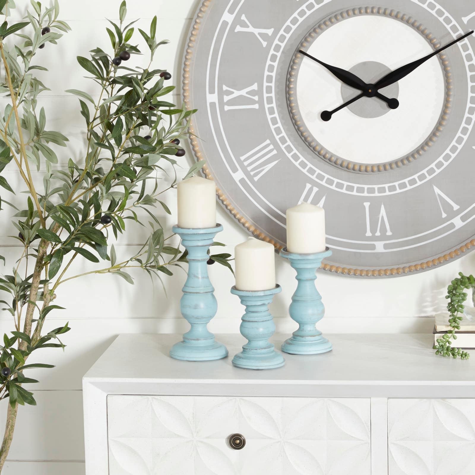 Mango Wood Traditional Candle Holder Set