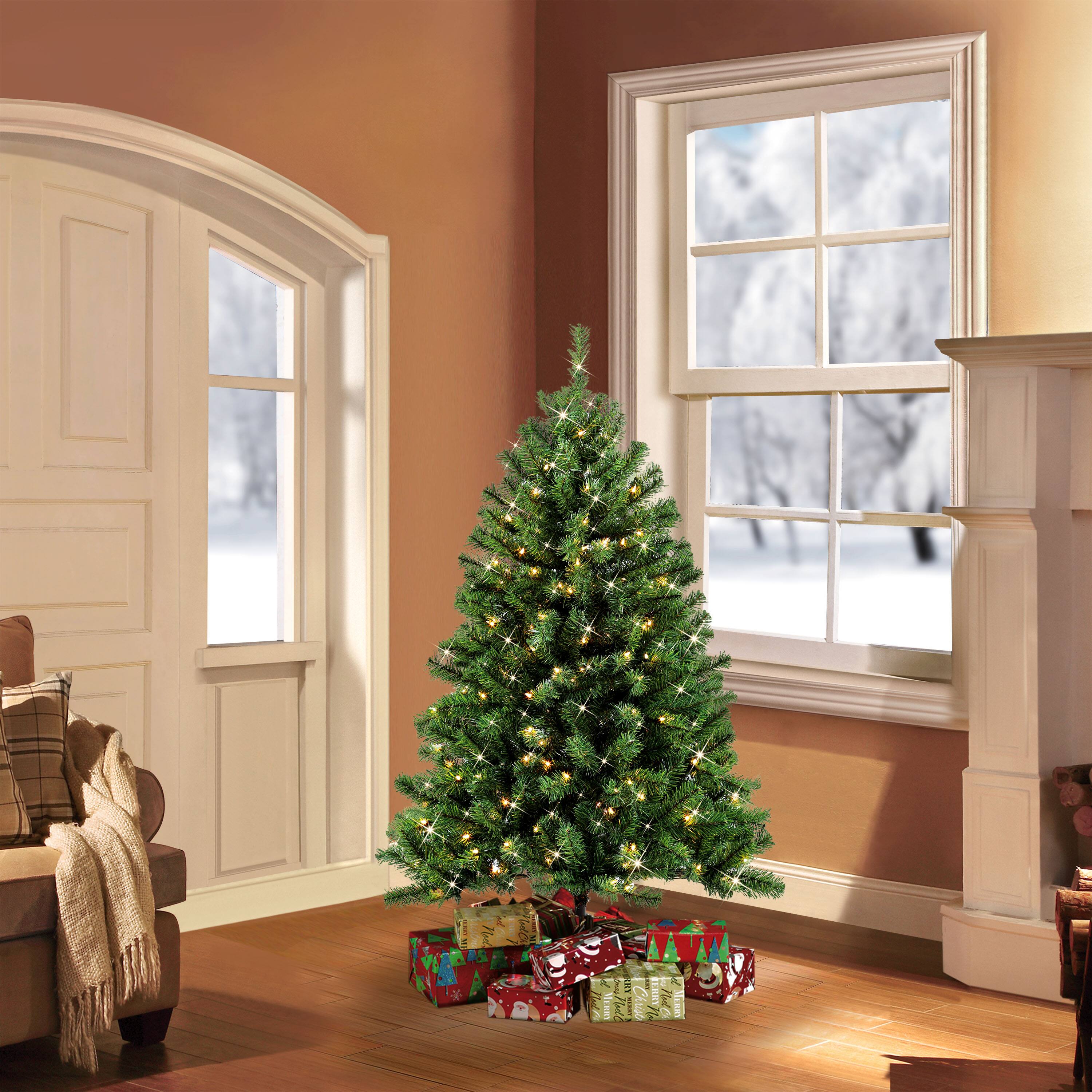 4.5ft. Pre-Lit Northern Fir Artificial Christmas Tree, Clear Lights