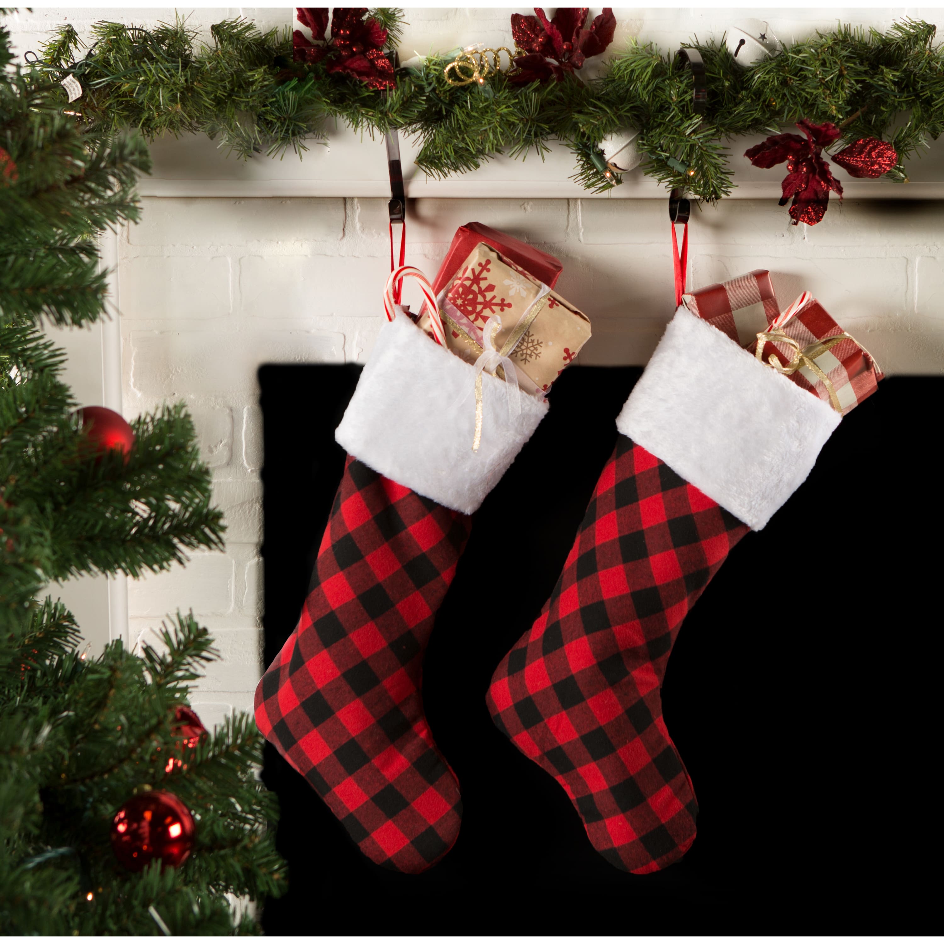 DII&#xAE; Red &#x26; Black Buffalo Check Holiday Stockings Set