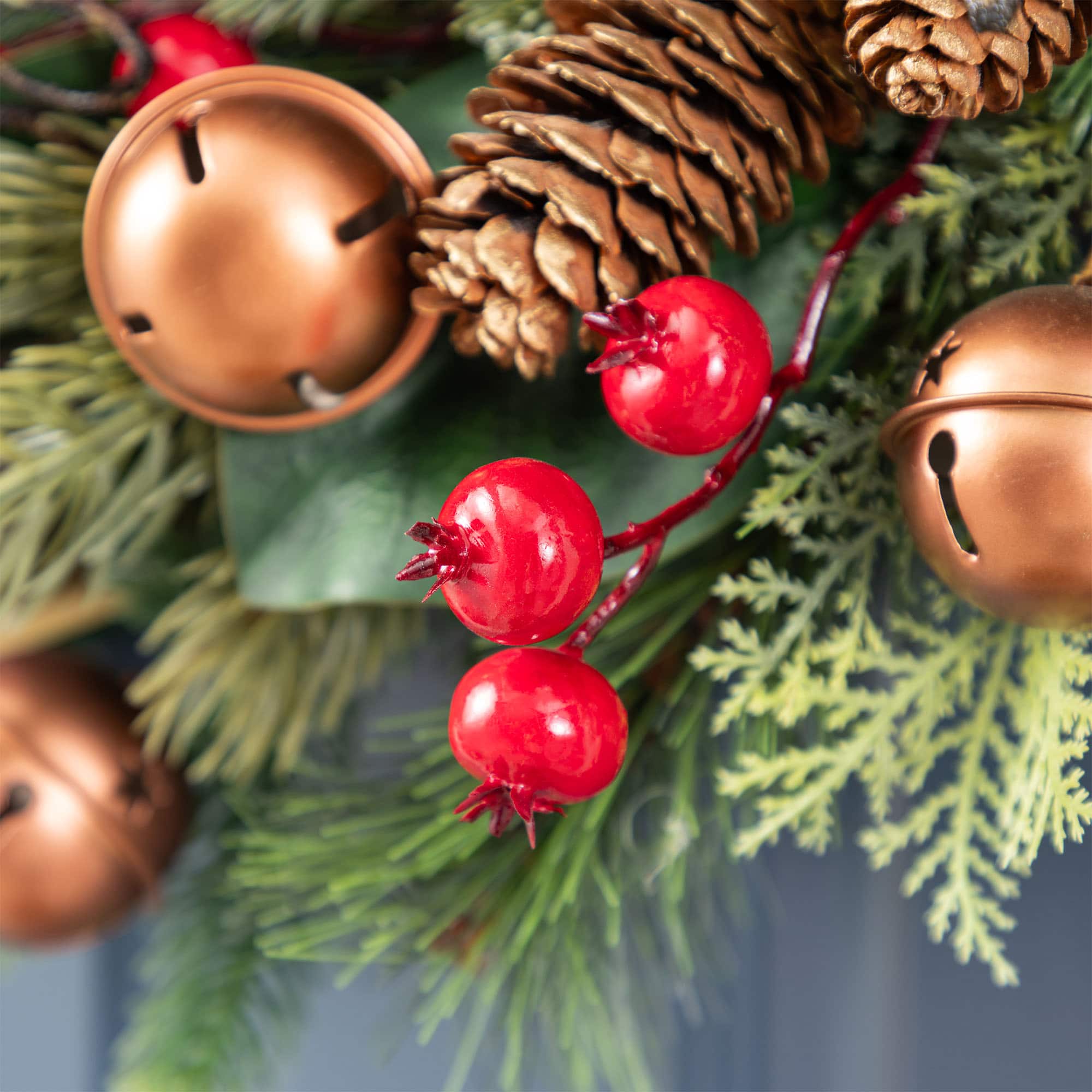 Glitzhome&#xAE; 24&#x22;D Christmas Bell, Pinecone &#x26; Berry Bow Wreath