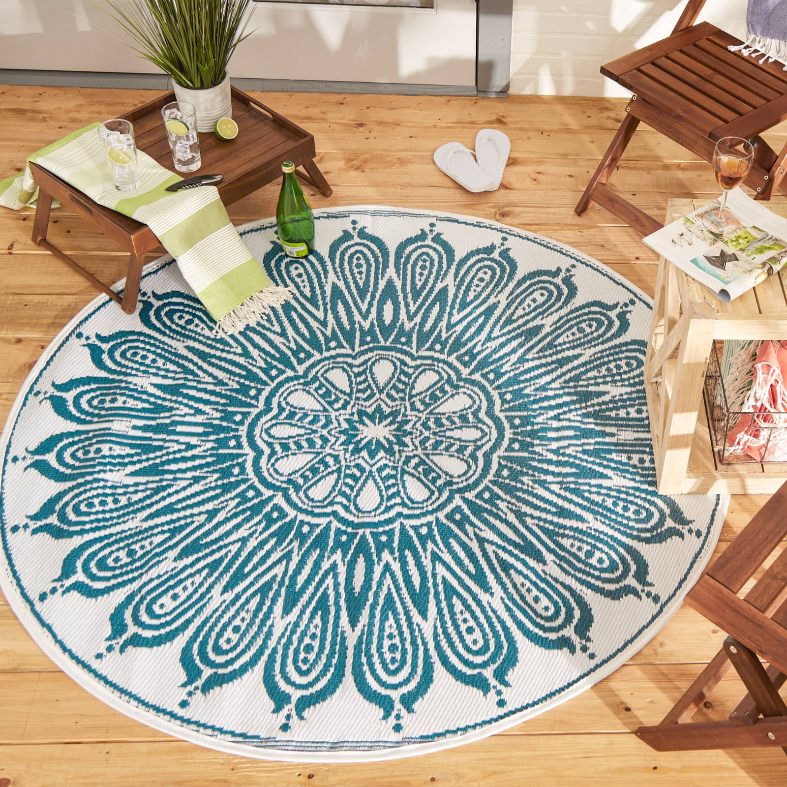 DII&#xAE; Round Sunflower Outdoor Rug, 5ft.