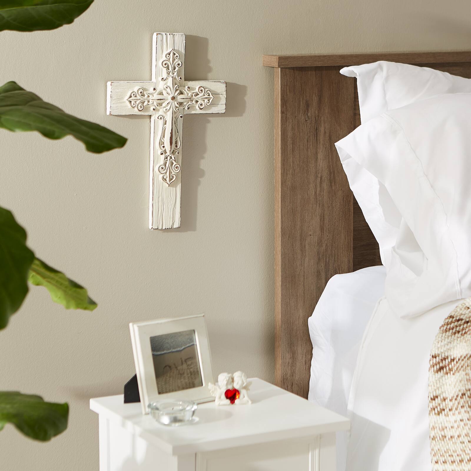 Ornate Whitewashed Cross 9&#x22; x 0.5&#x22; x 13.5&#x22;