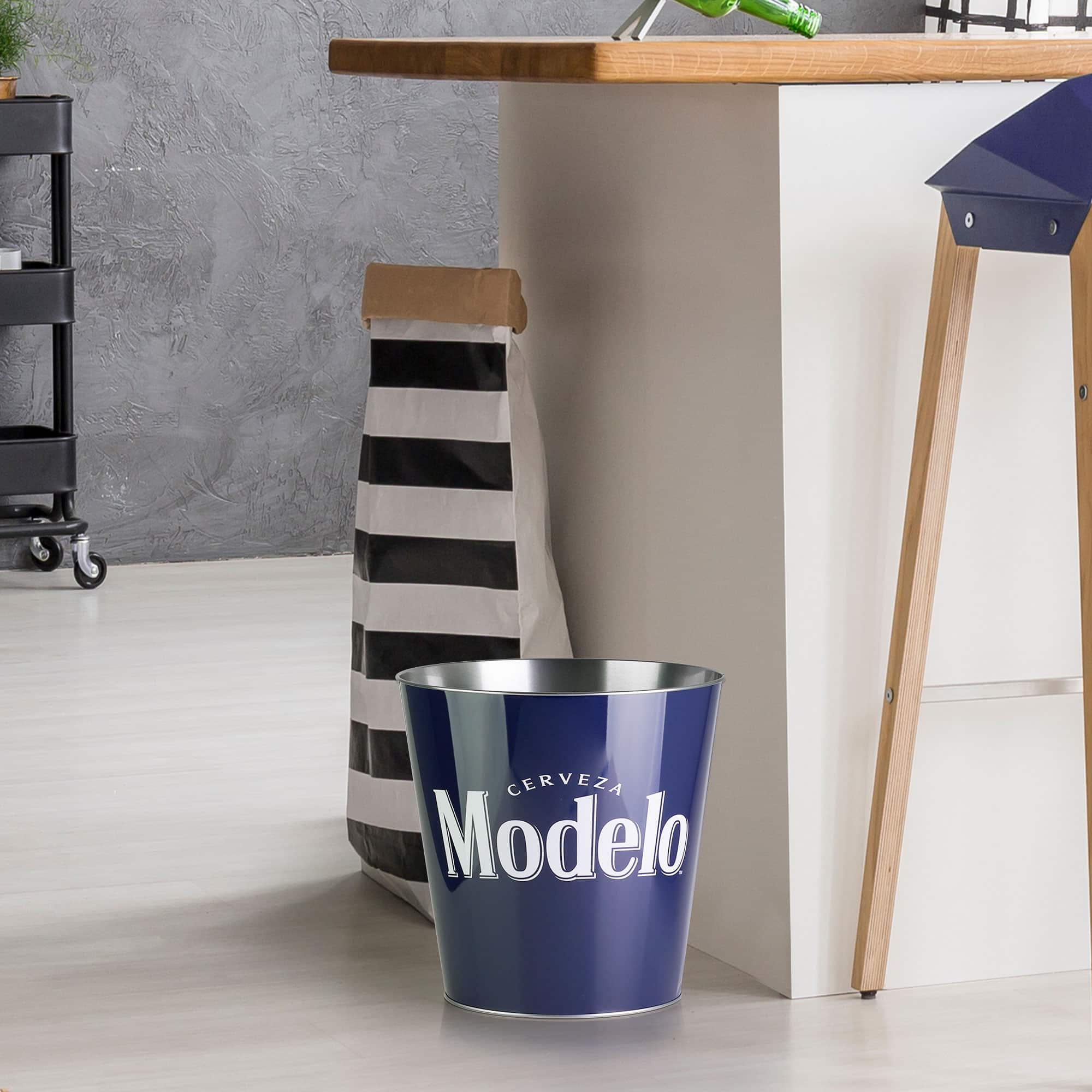 American Art D&#xE9;cor&#x2122; 11&#x22; Modelo Decorative Metal Trash Can