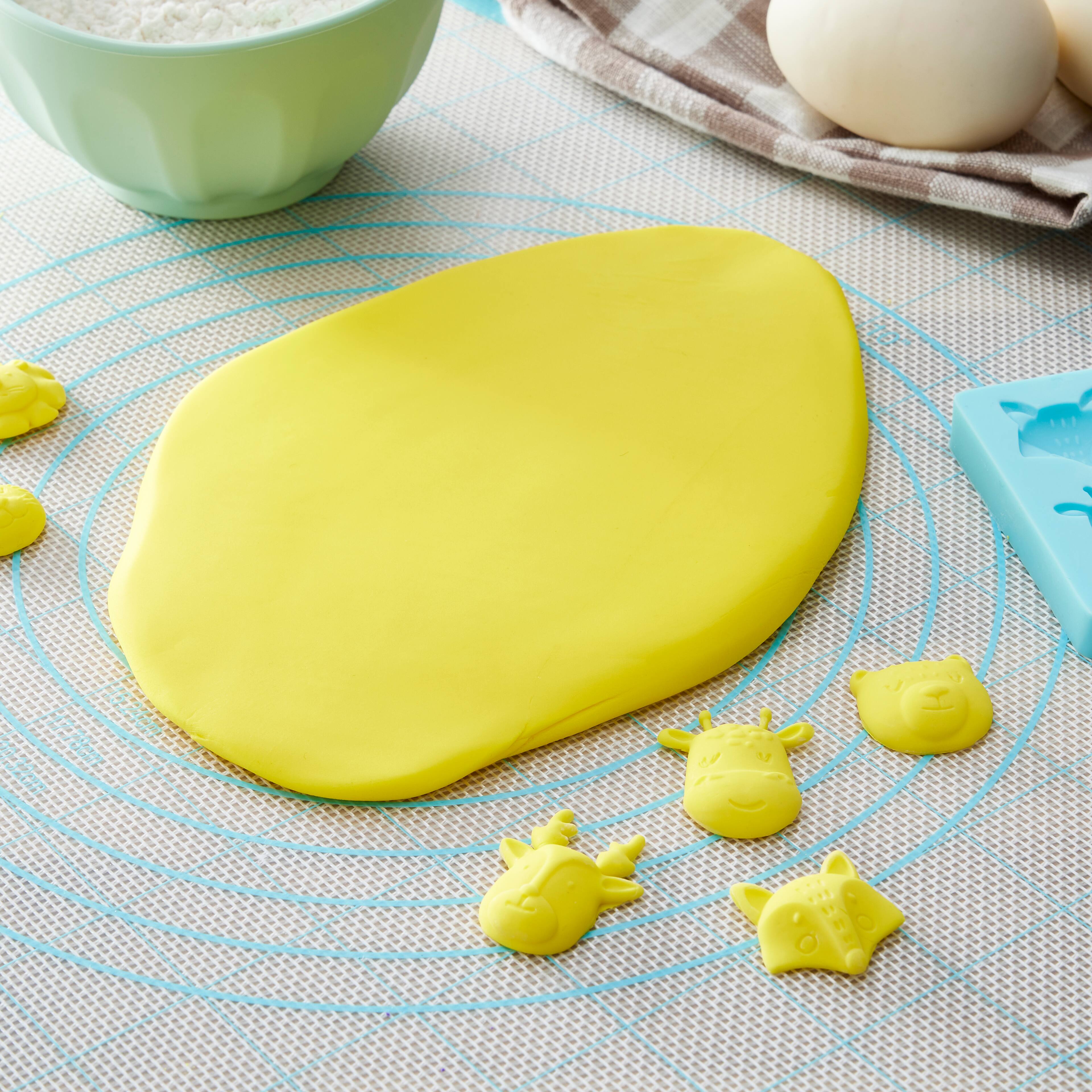 Satin Ice® Vanilla Fondant, 4.4oz.