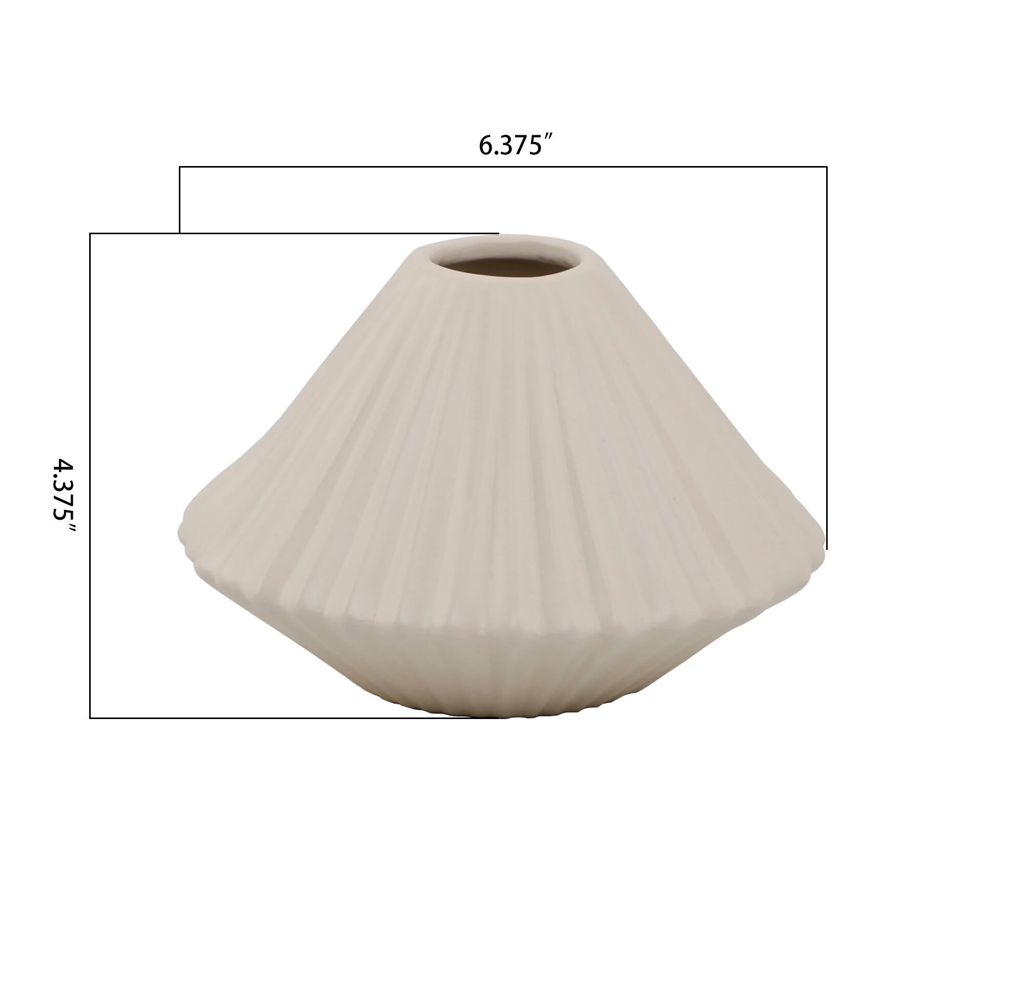 Flora Bunda&#xAE; 6.25&#x27;&#x27; Pleated Ceramic Vase