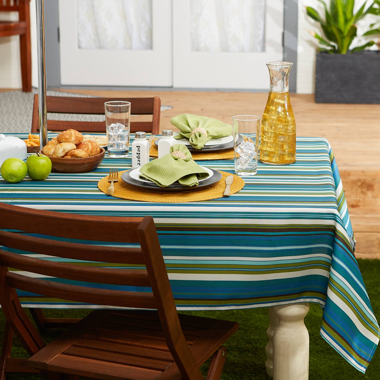Beachy Stripe Print Outdoor Tablecloth, 60&#x22; Round