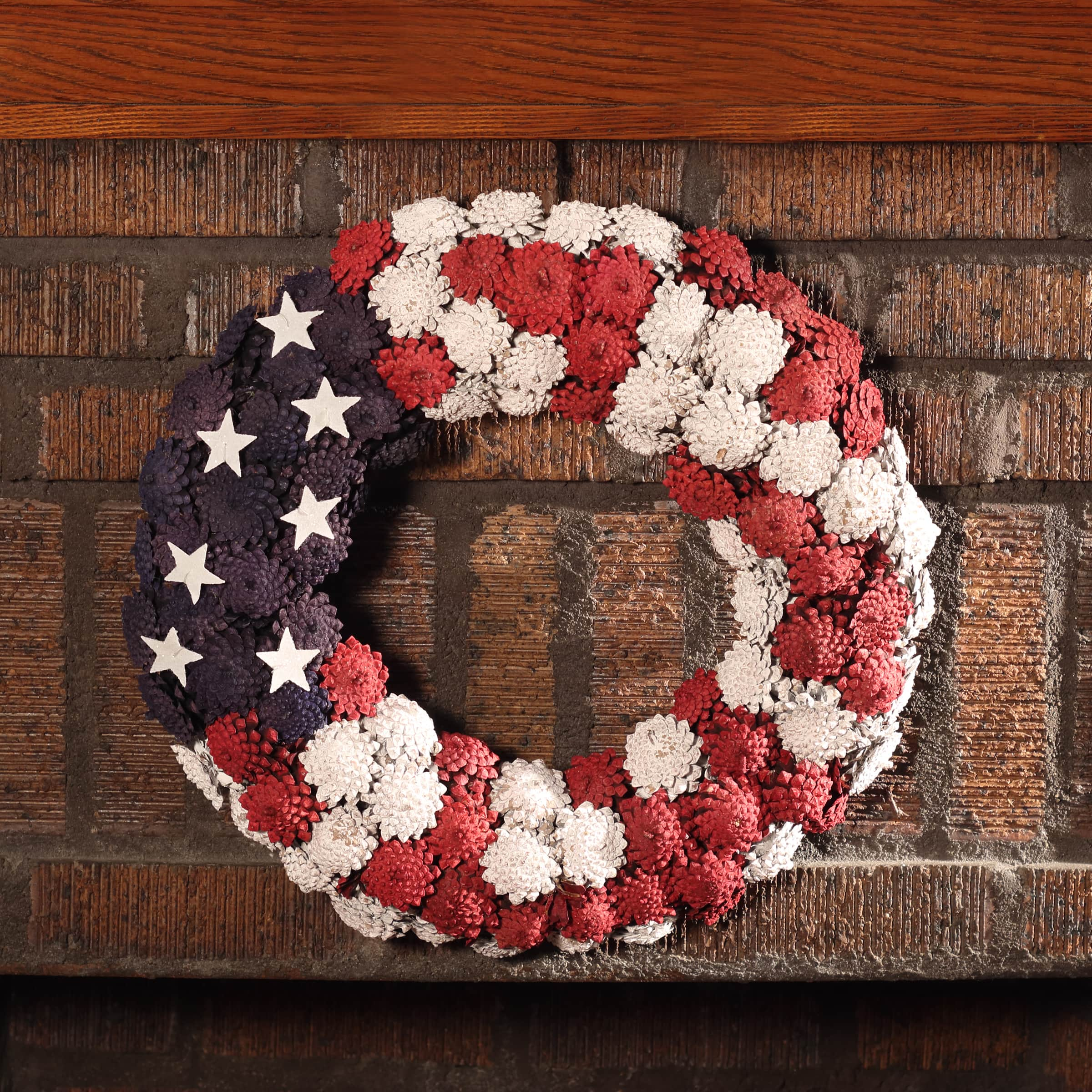 18&#x22; Patriotic Pinecones Wreath