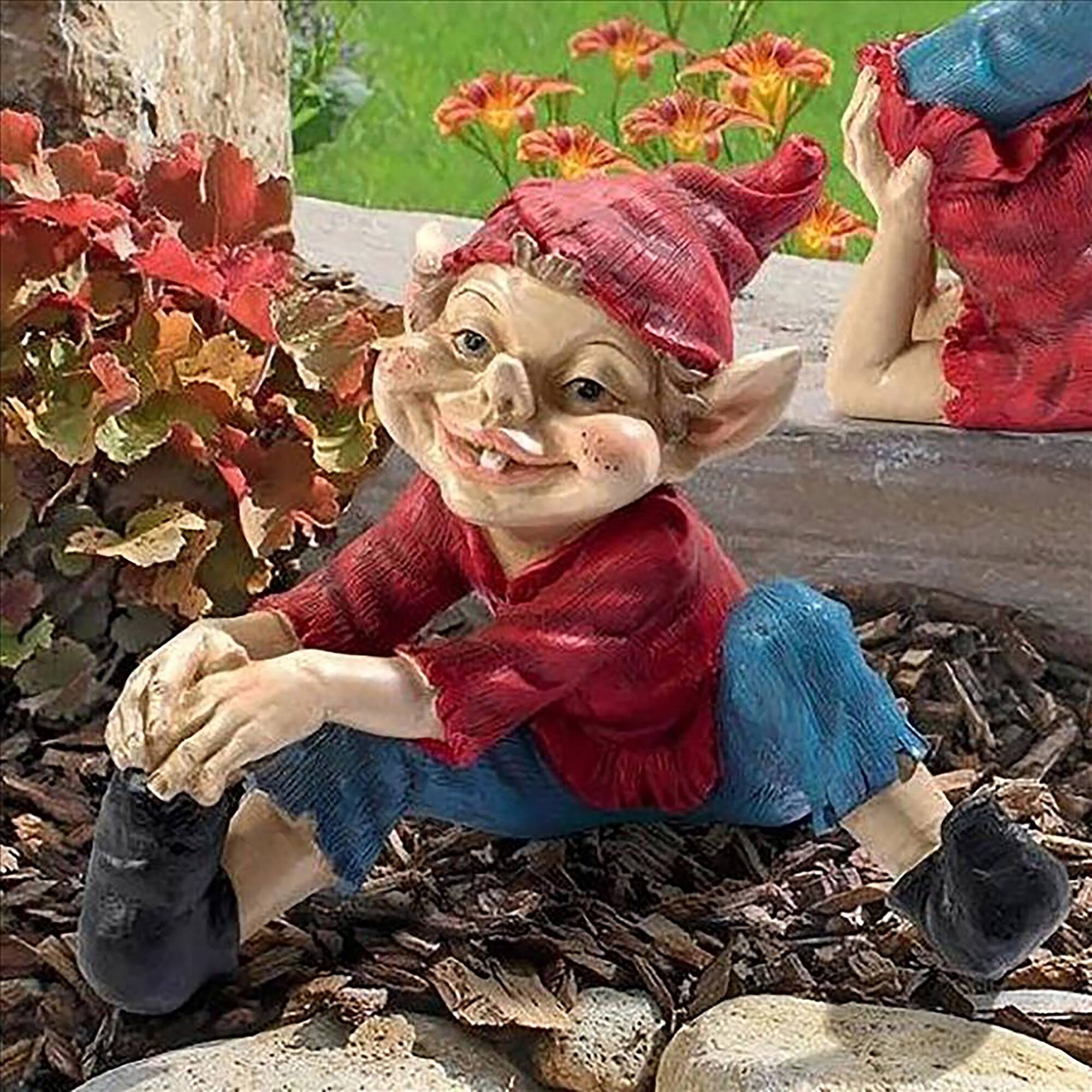 Design Toscano 9.5&#x22; Squeegee the Eccentric Elf Garden Gnome Statue