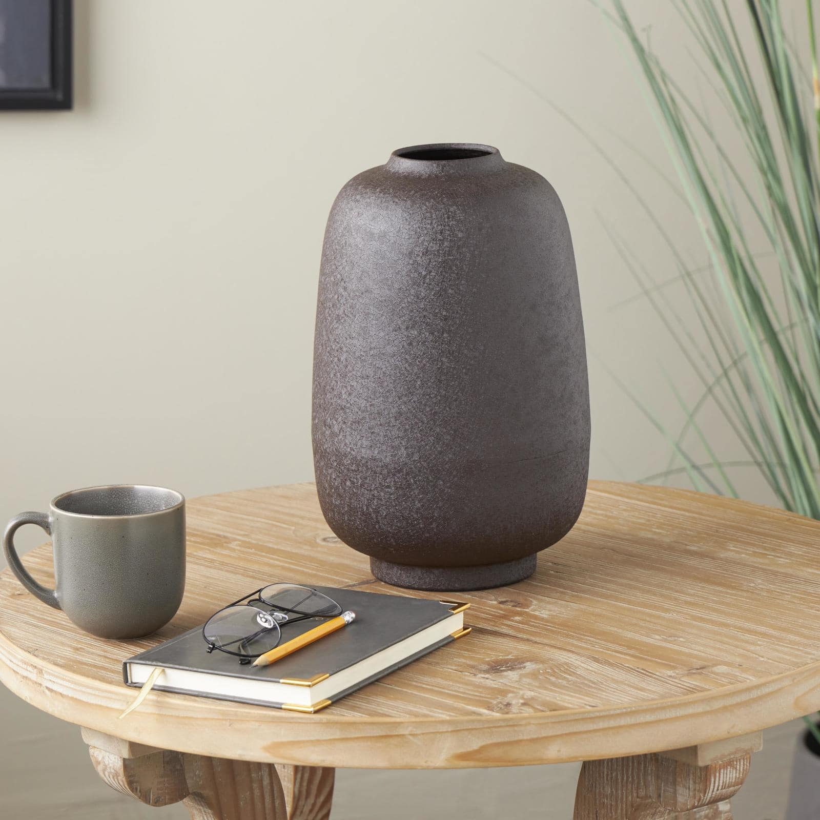 12&#x22; Black Textured Rounded Metal Vase