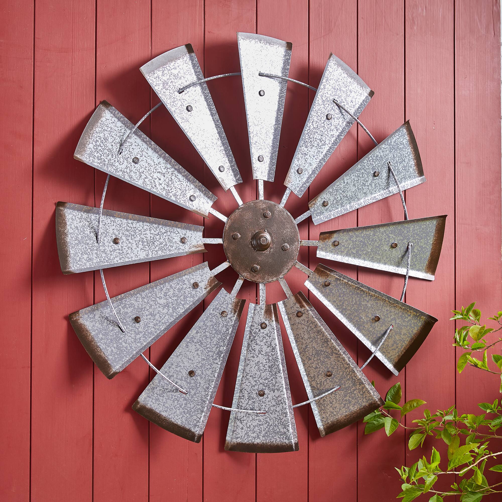 Glitzhome® 28.5" Galvanized Metal Wind Spinner Wall Décor