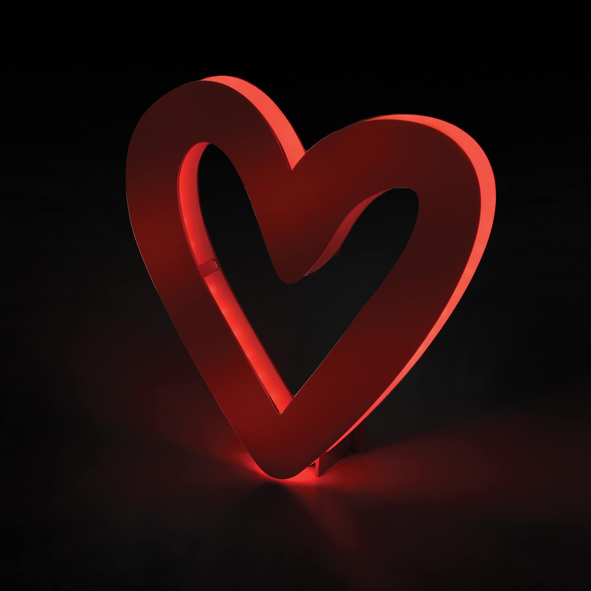 10&#x22; Light-Up Fiberboard Heart LED Sign