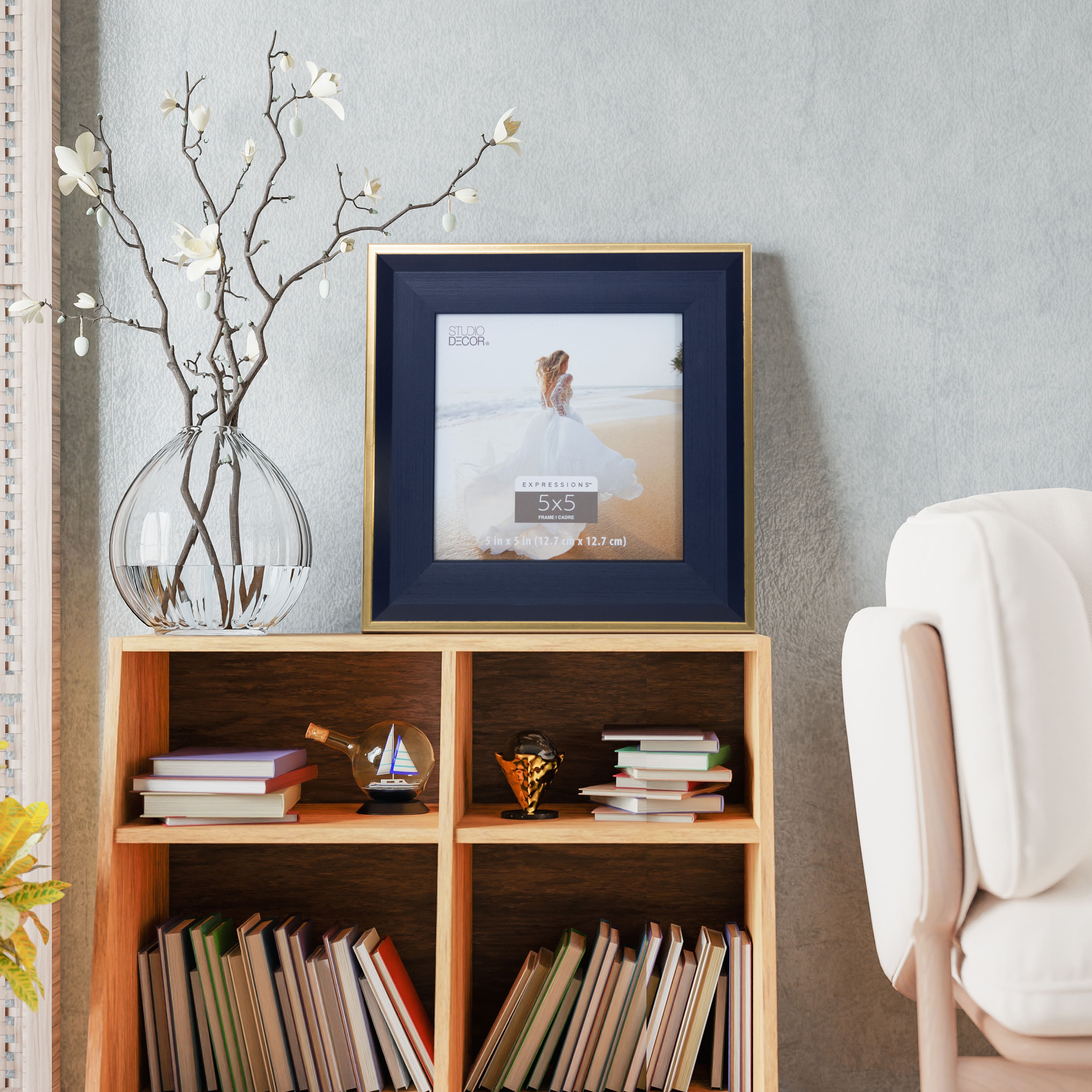 Cadre bleu marine avec bordure dorée Expressions de Studio Décor