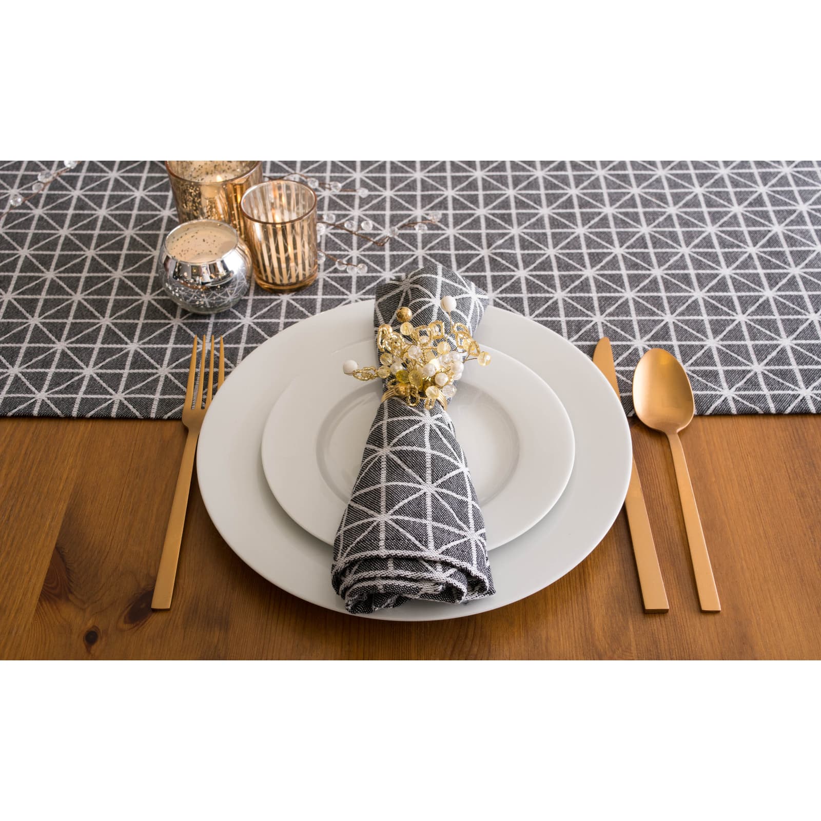 Black and White Triangle Table Runner 14&#x22; x 108&#x22;