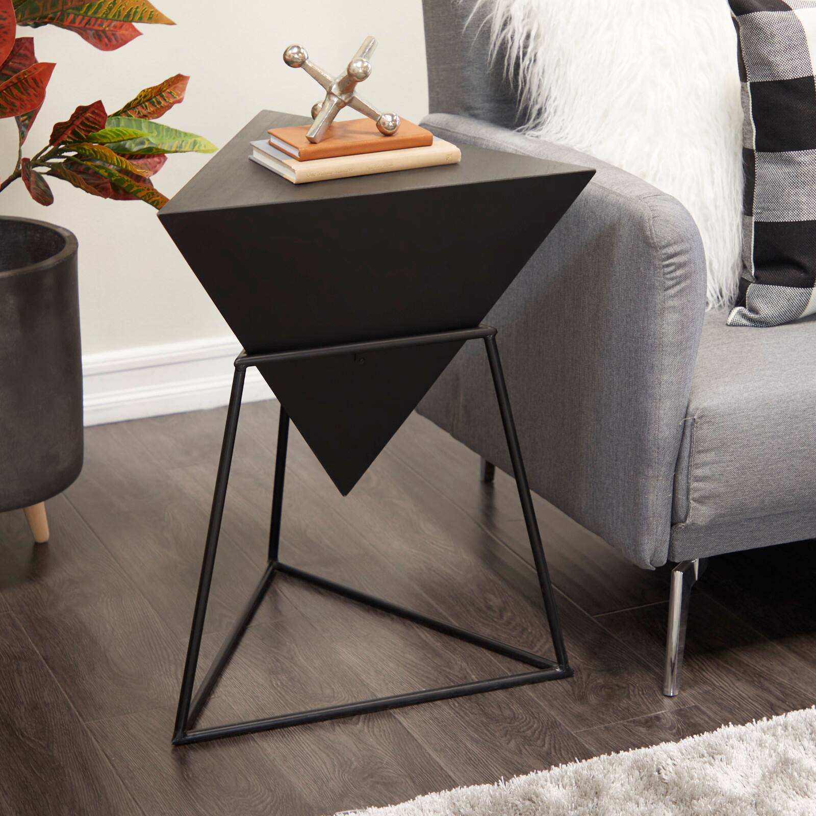 24" Metal Modern Accent Table
