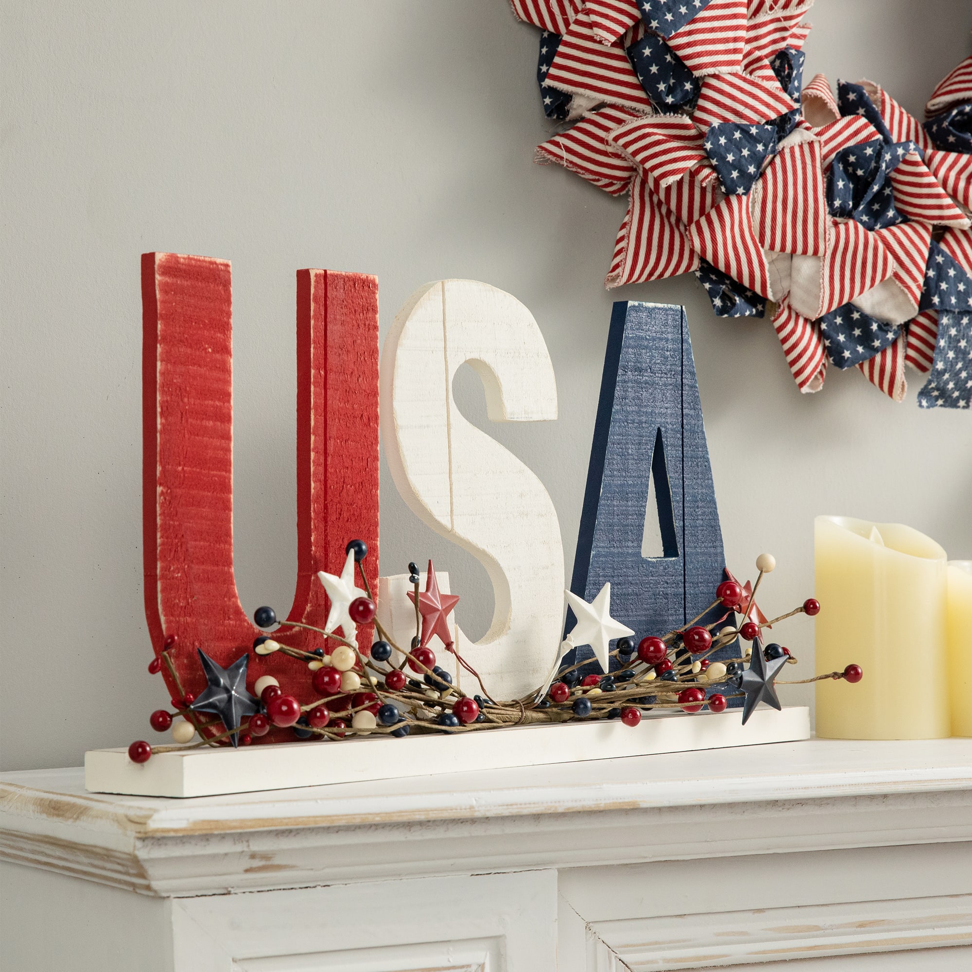 Glitzhome&#xAE; 18&#x22; U.S.A. Wooden Table Decoration