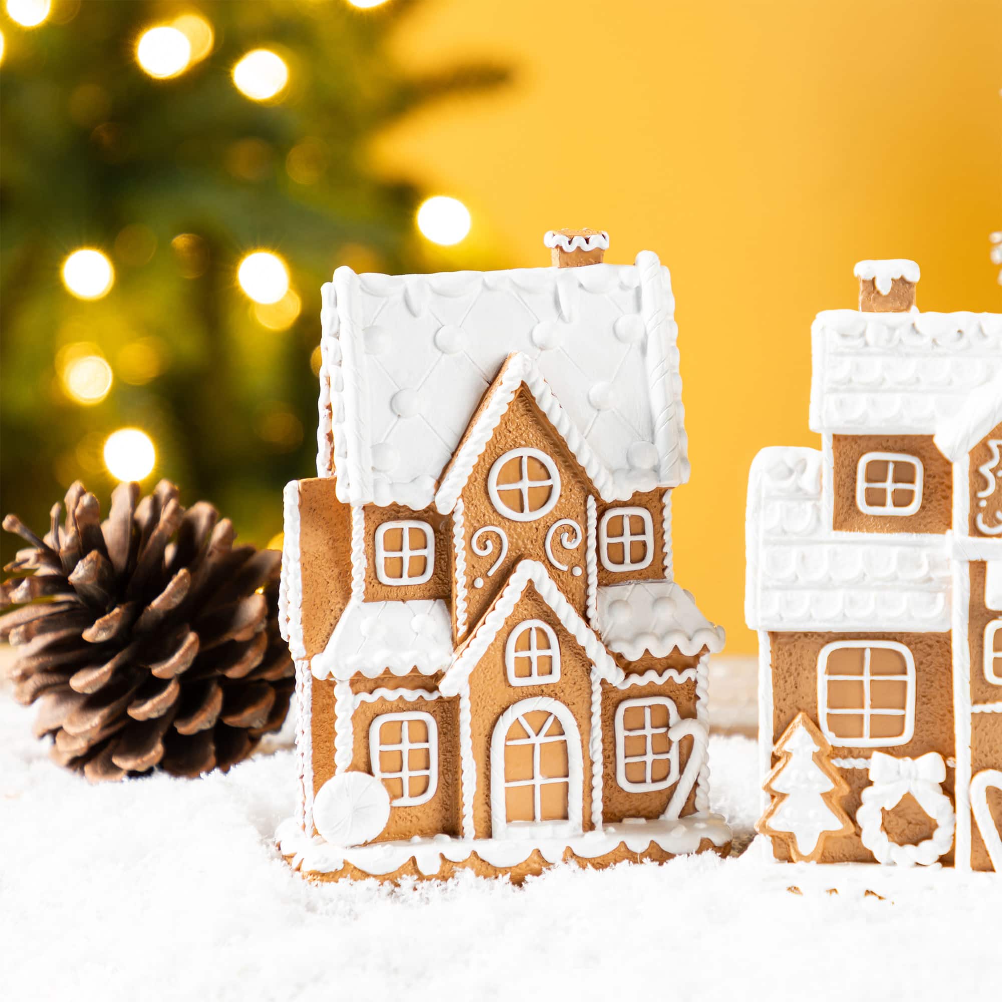 Glitzhome&#xAE; 5.5&#x22; Christmas Resin Gingerbread House Table Decor Set