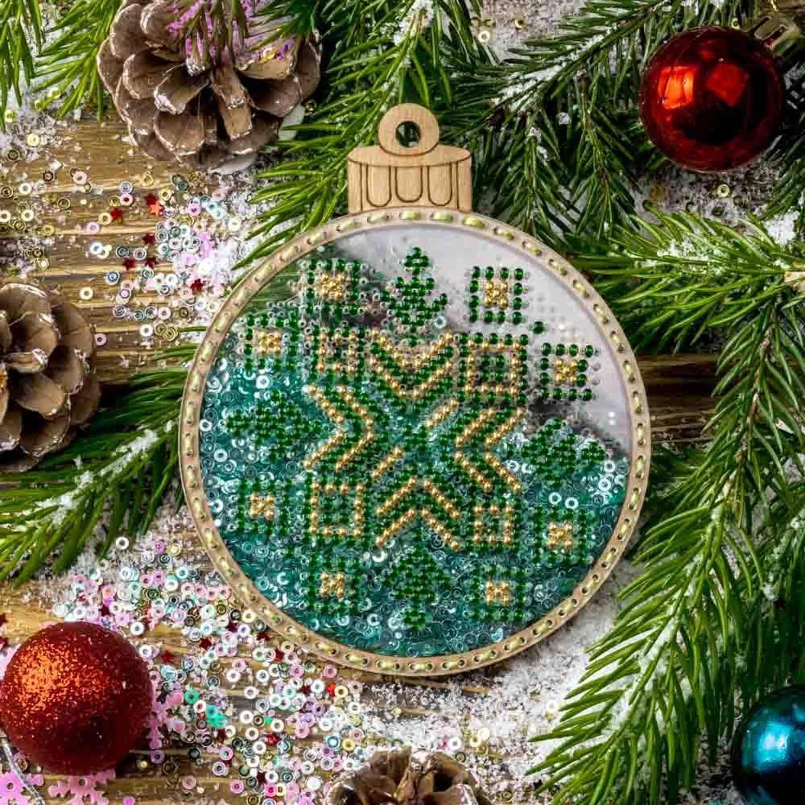 Wonderland Crafts Green &#x26; Gold Ball Ornament Bead Embroidery Kit